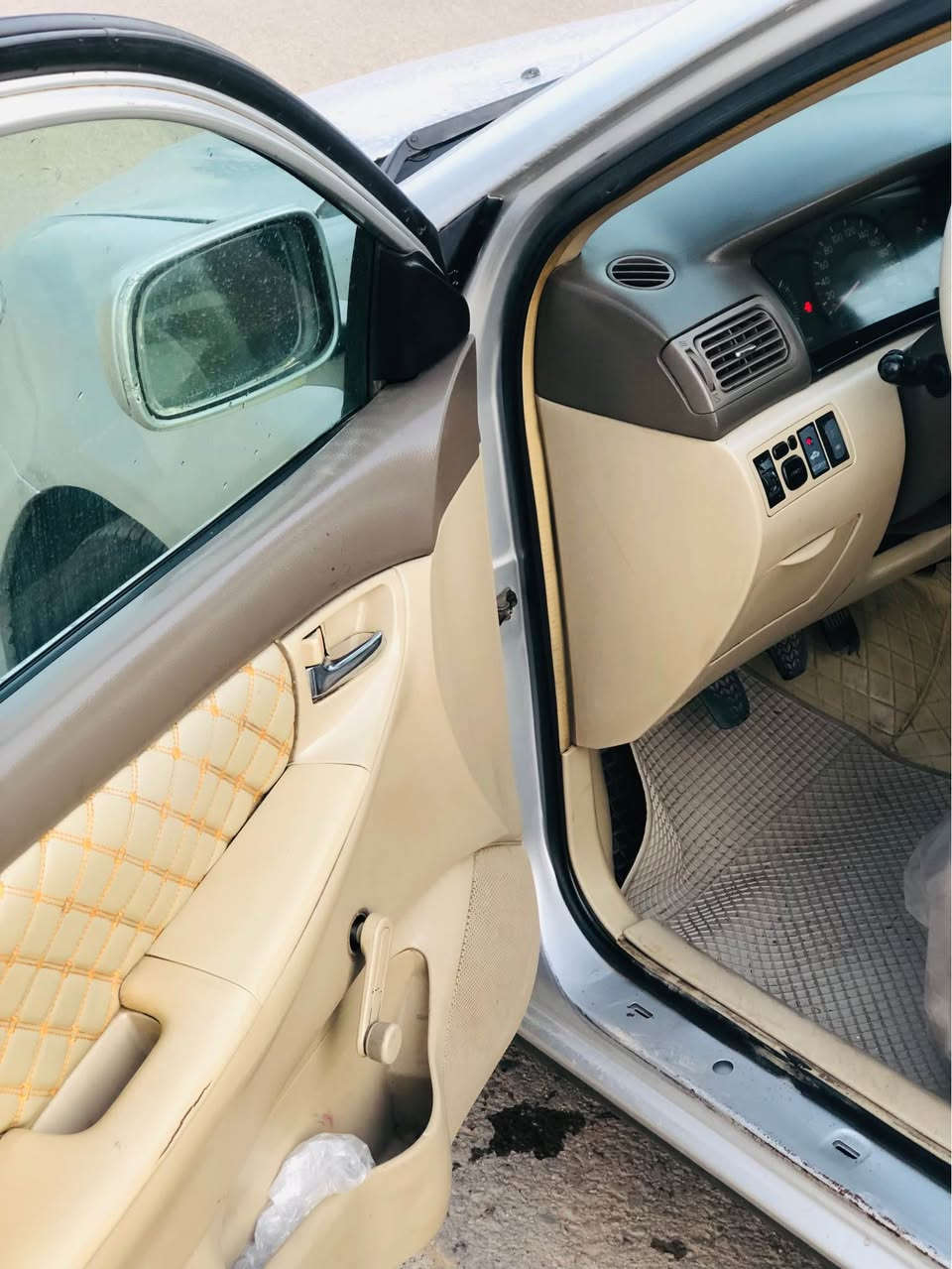 كورولا ٢٠٠٦ • جير عادي • بدون حوادث