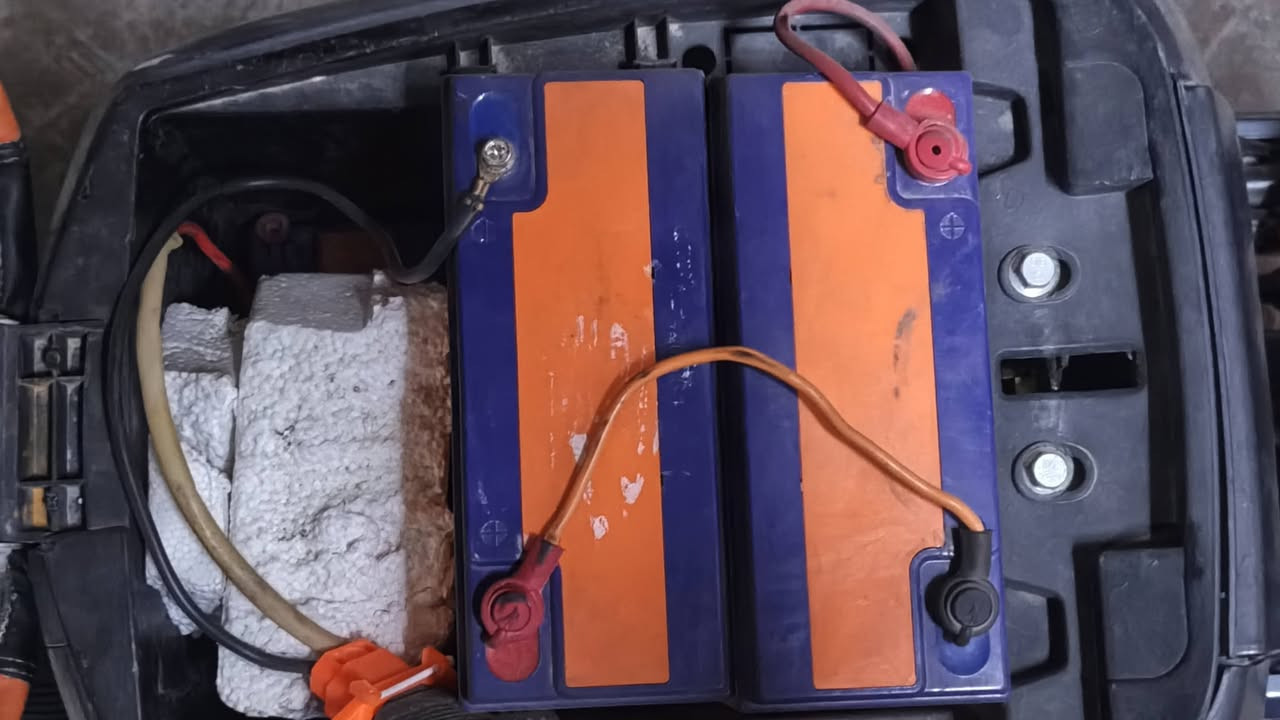 يالله السلام عليكم دراجه شحن H900 H15
ملف 2000
بك خلفي R
5بطاريات شركه 
شحن يومين مشاحن كبالكم بالشاشه ملاحظات قليله 
ابيع وي غراضها شلع
مكاتب بغداد العبيدي حي النصر 
سعر خاص گلبي رقمي ***********
