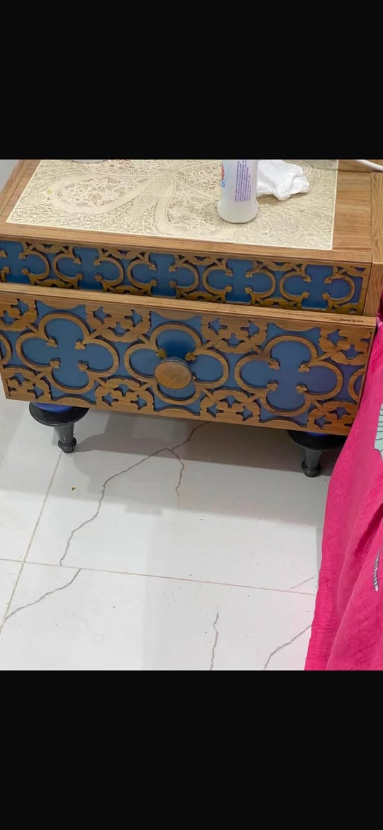 سلام عليكم عمدي غرفة نوم متكونه من 6قطع غرفة جديدة قبل 9اشهر اشتريتها جديدة ولله لا مضروبه لا بيهه كسر كلشي مابيها مكاني اربيل سايدين لاوان سعره 325 رقم واتساب ***********
