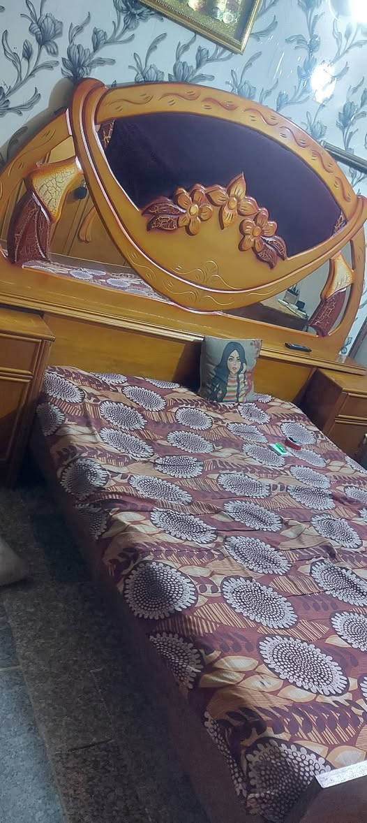 غرفة صاج مستعملة نضيفة للبيع نضافة ورزانة ***********
