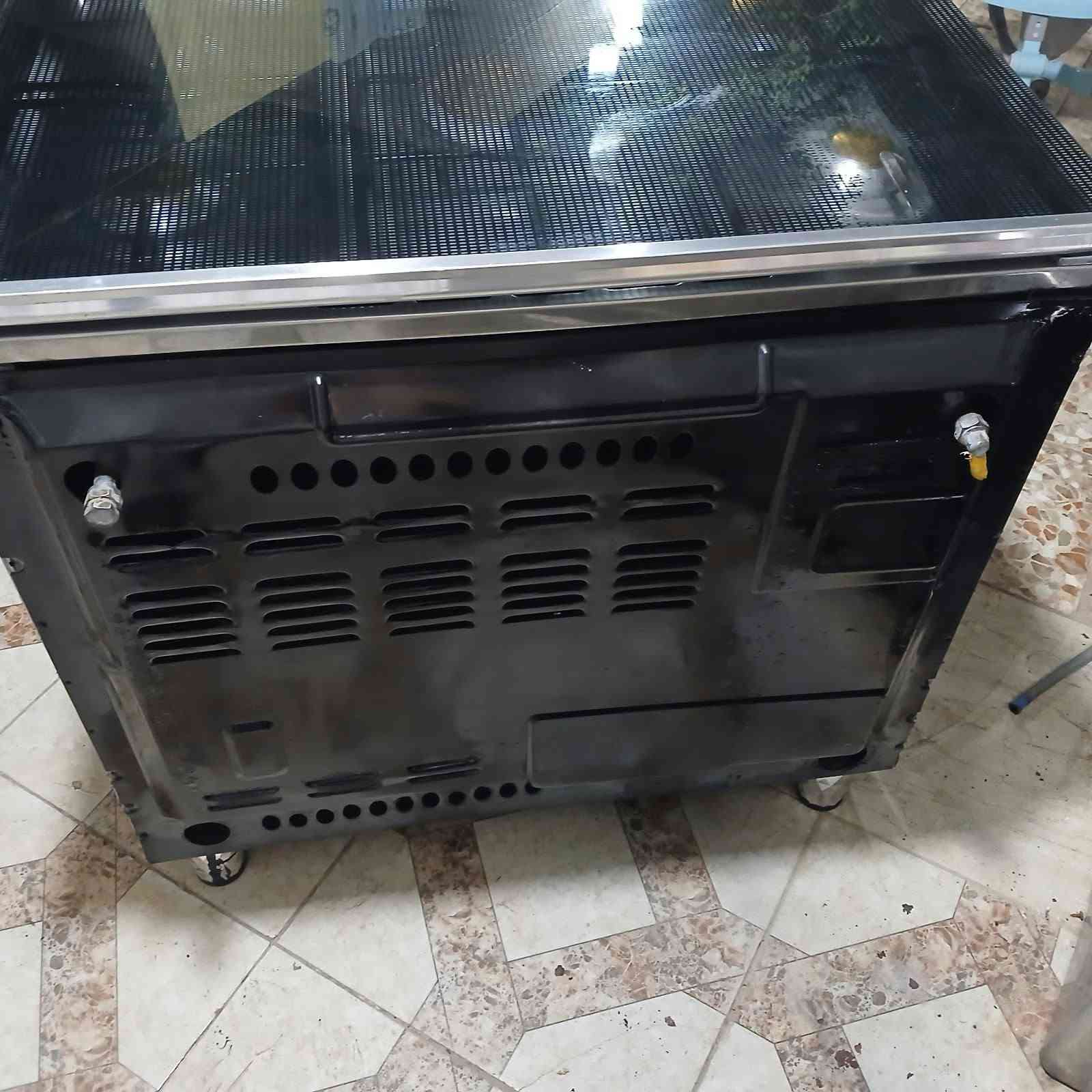 طباخ فريش مصري ٥ مشاعل فرن دكمتين باب اول استيل اصلي ثقيل نضيف كلش اوشغال على فحص للبيع
