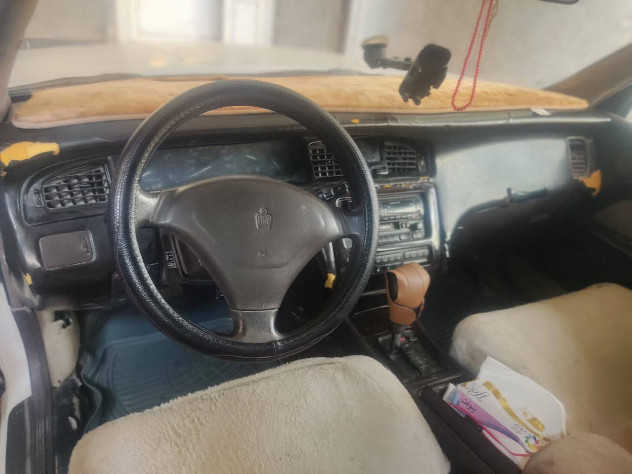 سياره بطه متصل للبيع رقم بصره انكليزي موديل 2000
الون لؤلؤي مكينه وكير في في تي جدد حاويه 
مكفولة من الصبغ والظربه والكص ونقل جثه وعيب شرعي 
حداديه جديده تبريد ثلج أمامي وخلفي منظومة كامله شديت تخم تاير كهربائيات كلها شغاله كشنات كهربائيه السياره جاهزة مال جني لايت زنون عالي ناصي مسجل 
مكان ناصريه مركز رقم تليفون *********** 
السعر 53 بيها مجال
