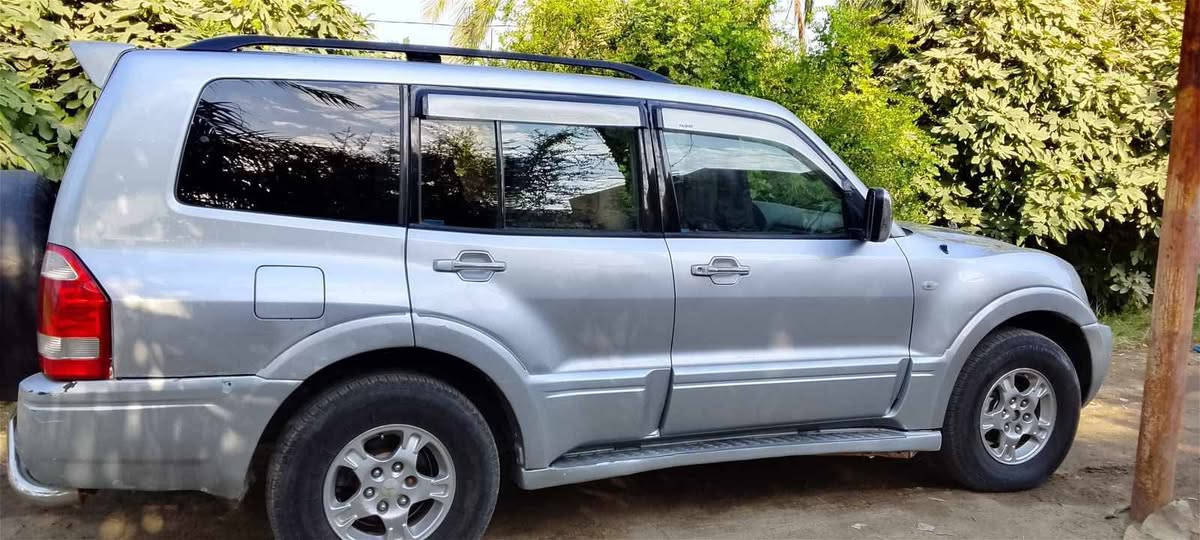 السلام عليكم باجيرو 2005
 بأسم راعيها السياره جاهزه بدون نقص تبريد ثلاث قطع  محرك 3000 4ويل كب السعر ب85 مكان السياره النجف الاشرف للاستفسار الاتصال على الرقم ***********

