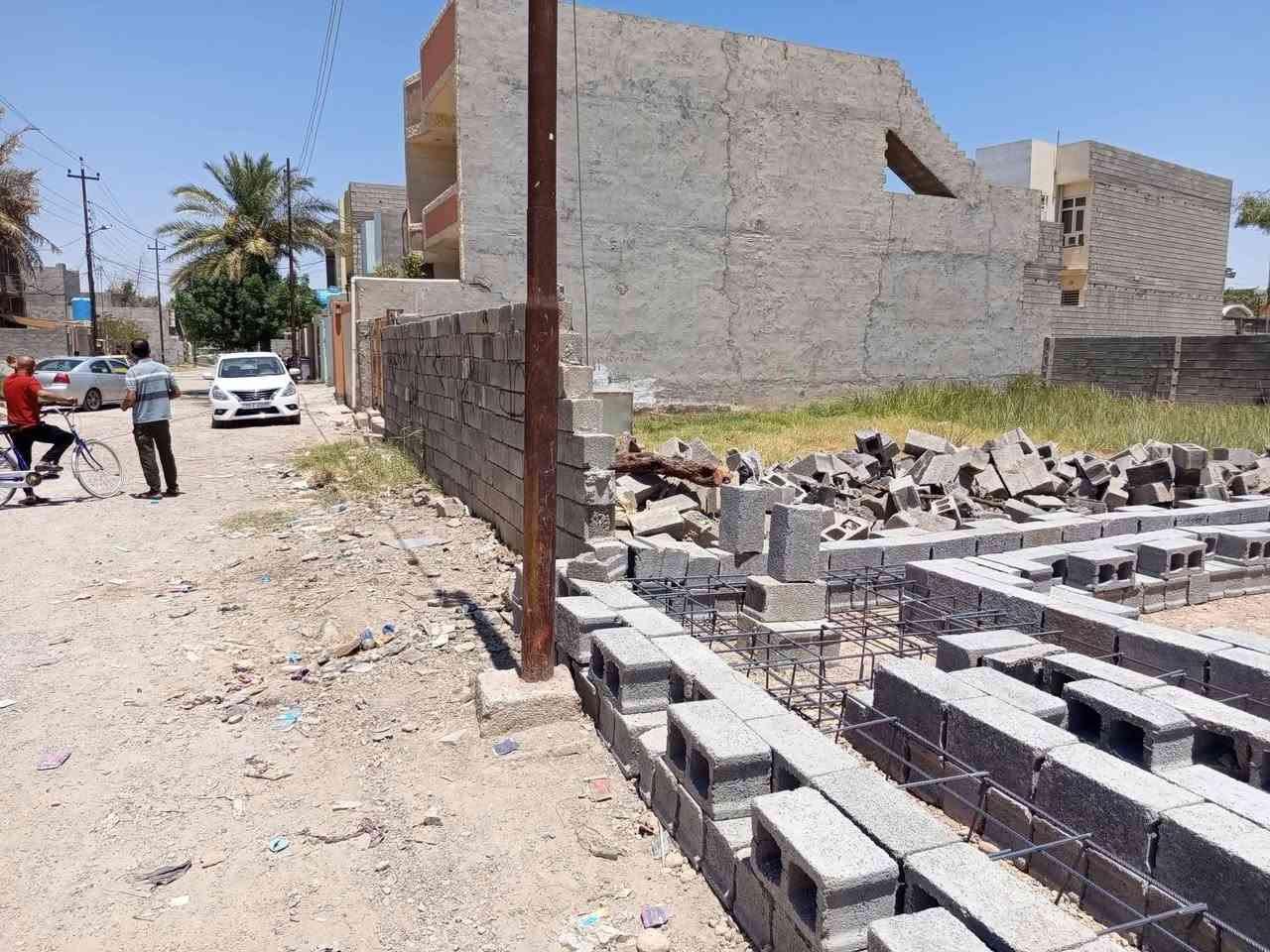 قطعة ارض للبيع طابو زراعي سند 25 مكاتبه ووكاله 300م سياج وباب وبمستوى الشارع ماء وكهرباء وتبليط وخط مولد وإنارة و مدرسه قريبه ظمن منطقة سكنية اقل 100م عن الشارع العام بعقوبة برغه مدخل مقابل مكتب عقار برغه قرب النهر شارع عرضه 10 م السعر 70مليون وبيه مجال للشراي للاستفسار خاص او ***********
