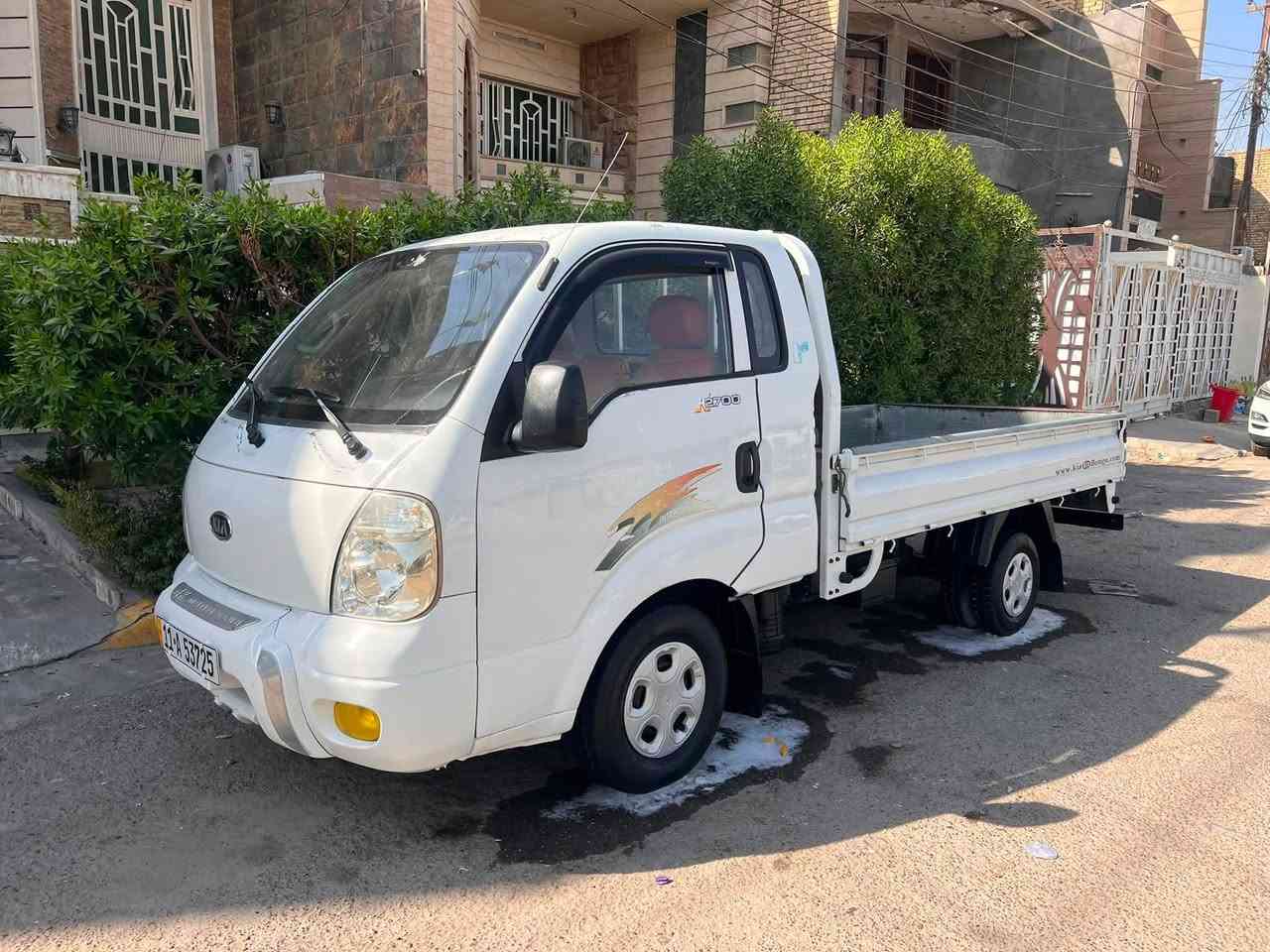 السلام عليكم.    للبيع     كيا مديل 2009.  رقم بغداد دولي محرك 2700.   مفتوح بلاد.  مكفوله من ضربه وكص.  فقط ملاحضات صبغ بالدوس.      دواخل جديده.   محرك كير اكسن حداده.    كله جديد.      تحويل مباشر.     سيارة حلوه مال. عمل.   مكاني بغداد.  هـ. ***********. اتصل وتدلل.
