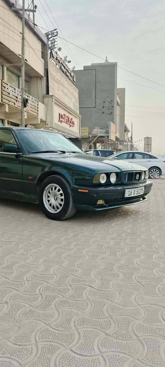 بي ام 520 • موديل ٩٢ • رقم نكليزي
