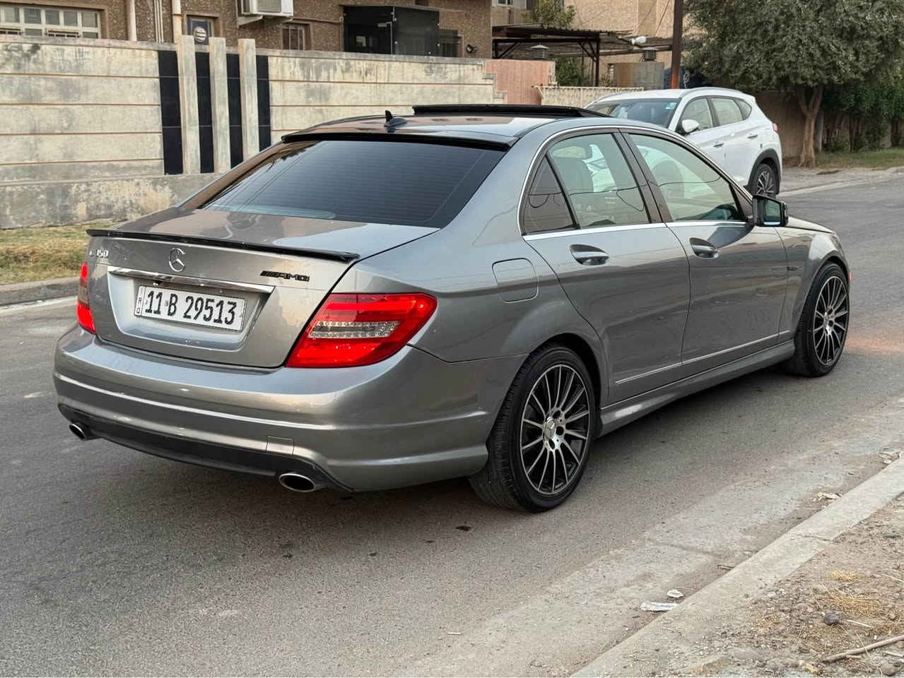 بيع او مراوس حسب القناعه ،، مرسيدس c350 موديل 2008 محرك 6 سلندر البلاد حجم 3500 السياره بيها كت c63 ,, وارد امريكي صبغ قطعتين الجاملغات الخلفيه بدون دواخل وقطعتين كلير فقط البوب الخلفيه توحيد لون ،، بقيه السياره كفاله ،، محرك وكير مبدلات جدد مال وارد ،، صدر كله جديد ،، تبريد ثلج ،، المواصفات فول ،، السياره جاهزه من كل النواحي ،، رقم بغداد دولي وبأسمي المكان بغداد حي الخضراء ،، السعر 110 ورقه 
*********** بغداد, العراق
