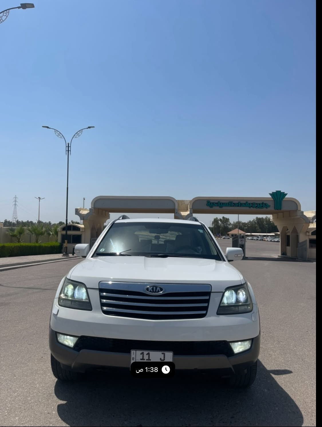 سلام عليكم
للبيع: كيا موهافي موديل 2011 🚗
المواصفات العامة:
 الموديل: 2011رقم بغداد الجديد
 المحرك: [حجم المحرك، : 6 سلندر / 3.8L]
بيها منضومة غاز متكاملة 
 الكير : أوتوماتيك
 الدفع: [رباعي 4x4 / ثنائي]
 المسافة المقطوعة (العداد): [116000] كم
 اللون الخارجي: [ابيض 
 اللون الداخلي: [جلد بيجي 
حالة المحرك والكير :ممتاز بشرط الفحص 
التكييف :متتاز امامي خلفي 

7 مقاعد (عائلية ومريحة جداً).
 مثبت سرعة / تحكم ستيرن .
 حساسات خلفية / كاميرا خلفية 
كشافات ضباب.
 صيانة دورية ومنتظمة، السيارة جاهزة للاستخدام اليومي ولا تحتاج أي مصاريف.

مطلوب: [135 ] (قابل للتفاوض البسيط للجادين)
المكان: [بغداد/ جزيرة بغدادالسياحية ]
للتواصل والاستفسار: [***********
***********/ واتساب]

نص مكتوب في الصور:
- 1:37 ص
- 1:38 ص