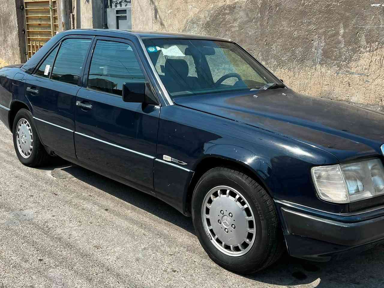 سلام عليكم موديل1988 مكينه وكير وتبريد مكفولات صدر تخم تاير كهربائية كلهه جديد دواخل جديده دواخل قواعد دبل وشواصي مكفولات تكم مكفولات سيارة خير من الله مكينه 300 قبق اسود بلادي كلهه شغالة تبريد خير من الله سعر 45 مكانهه بغداد حي النصر ***********  بي واستاب
