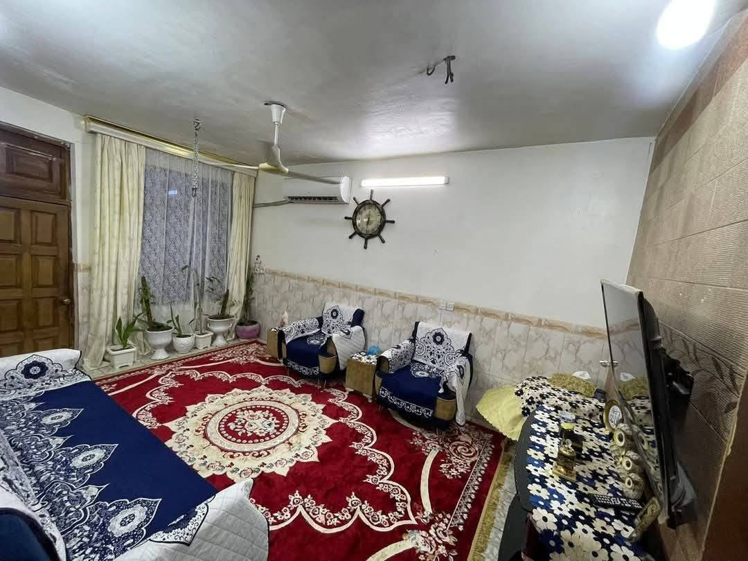السلام عليكم تخم تزكام للبيع مع فرشات مكان بغداد الزعفرانية وبي خدمة توصيل للاستفسار واتس اب ***********
