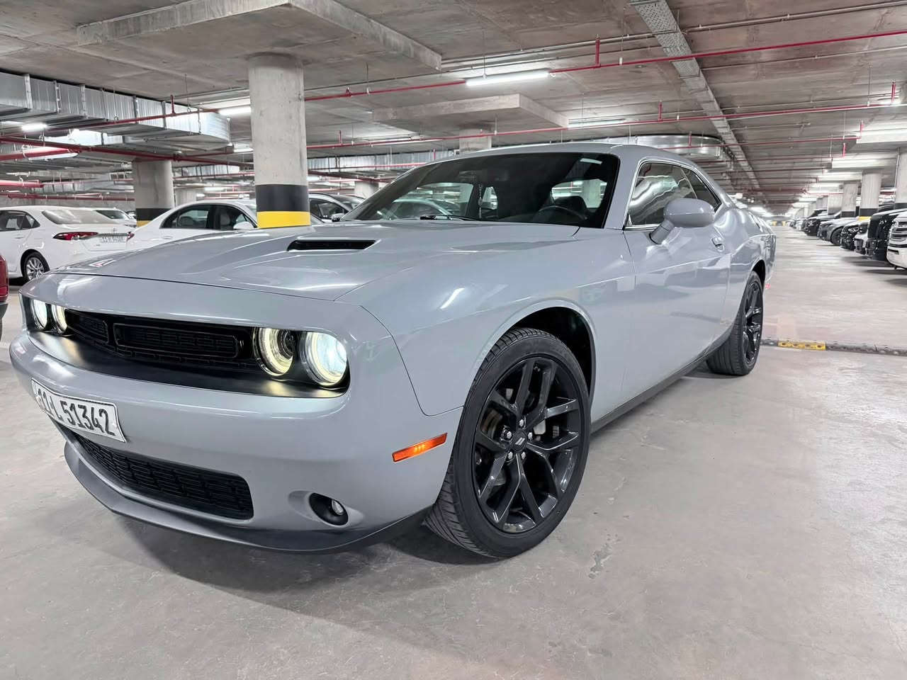 دودج جالنجر 2022 SXT
اللون:  smoke show black top المميز

عداد المسافة: 47,790

حجم المحرك: V6 3600 (٦ سلندر)

ملاحظة السيارة: جاملغ ايمن خلفي راجع بارد (بدون صبغ السيارة)

الرقم بغداد

السيارة مكفولة كفالة عامة و مابيهة اي نقص 

السعر: 23,500

المكان: بغداد - المنصور

للتواصل واتساب: ***********
