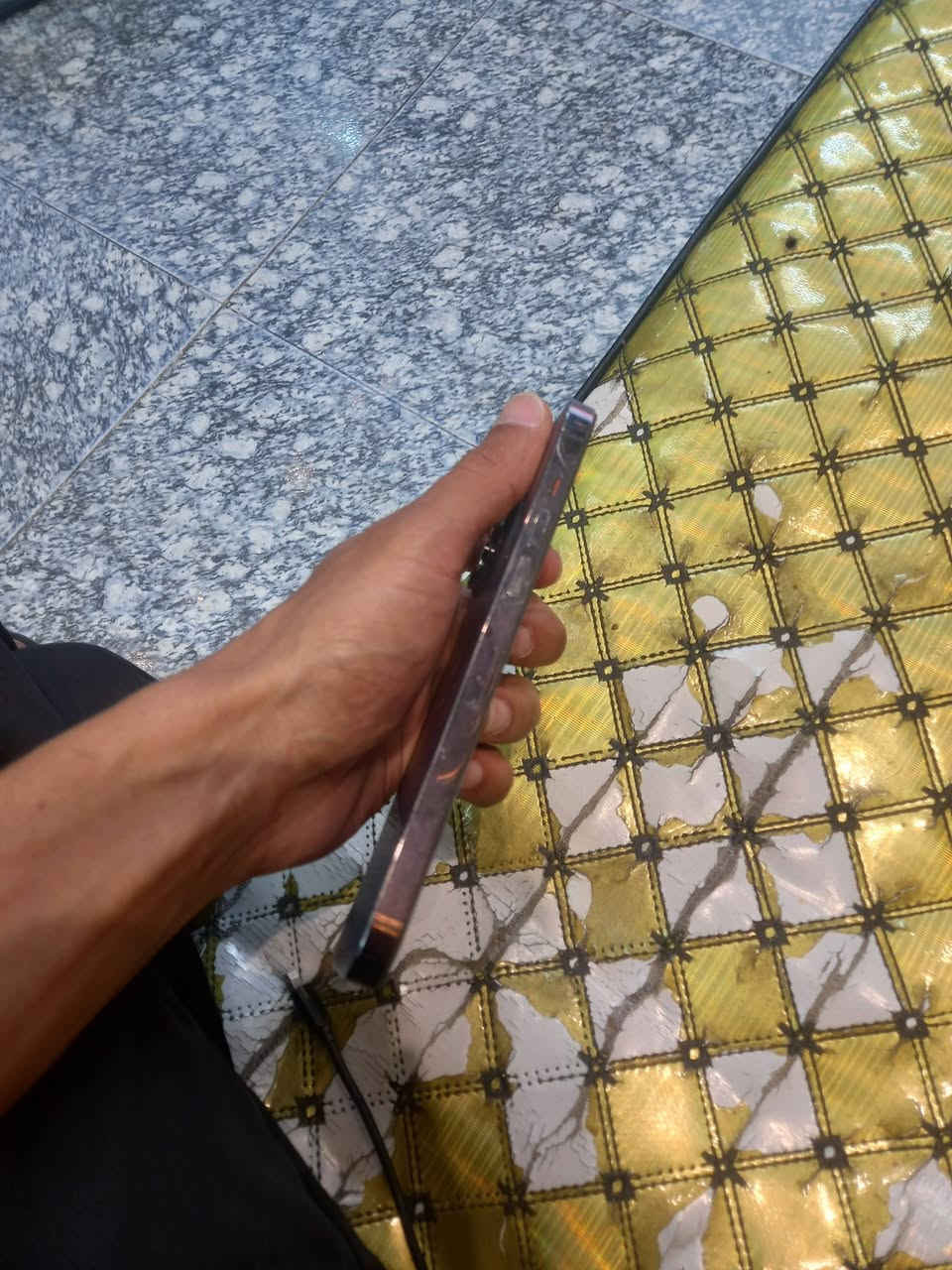 السلام عليكم
14 برو ماكس بنفسجي 256 تليفون نضيف بدون ملحقات
مبدل بي بطاريه وشاشه والشاشة بيهه ثلمه مثل ما موضح بالصور 
مماثره ع شي الشاشه البي تجاريه نوعيه تمشي شغل 
التليفون مو امريكي ركز شرق اوسط
فيس ايدي واكف 
مكاني بغداد حي لجهاد 
سعره 450 بي مجال بسيط كلش
***********
