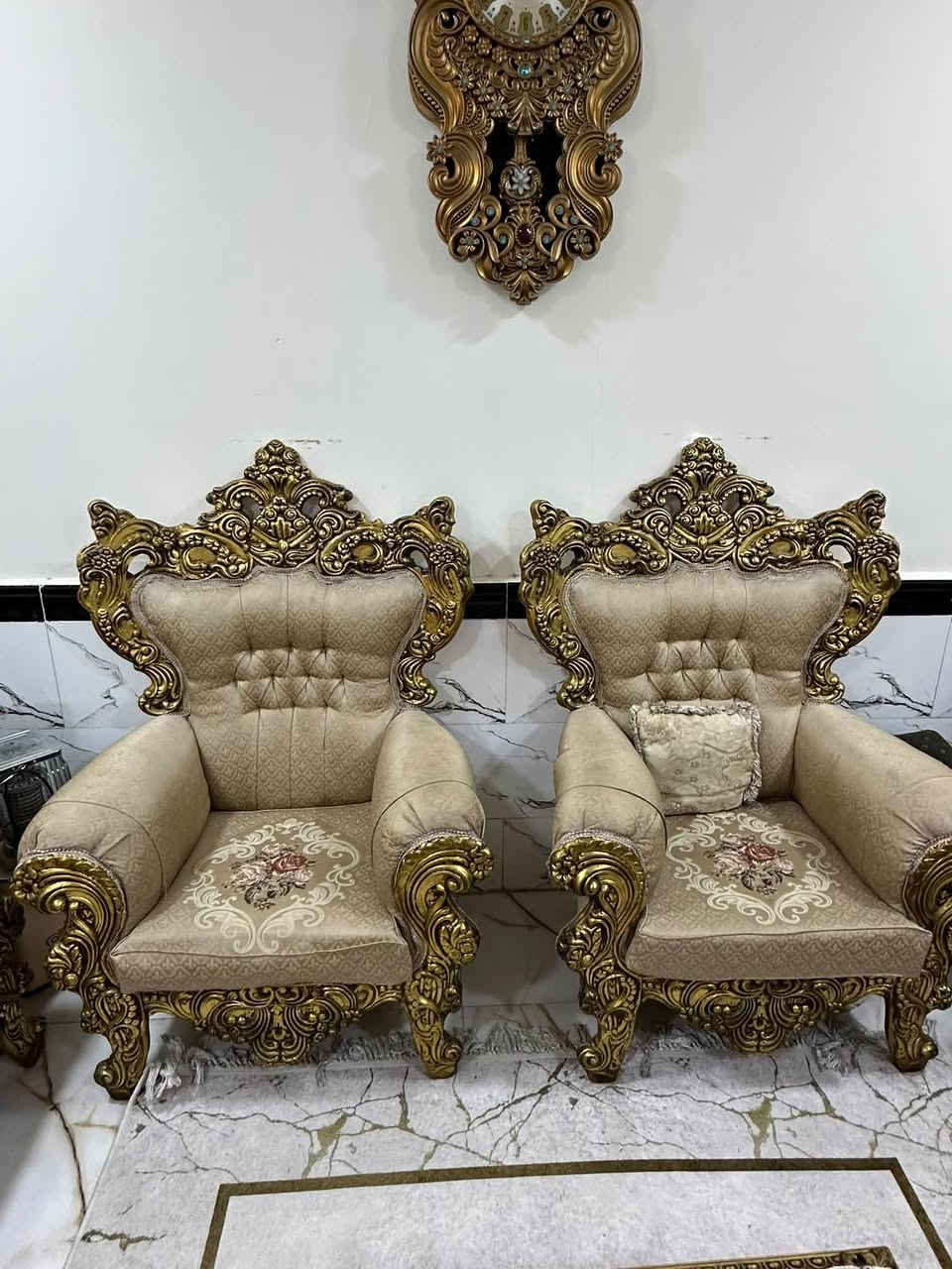 تخم قنفات خشب جوز جدا قويات 9 نفرات 2ثلاثيه و3ام نفر
سعرهن الجدد ب مليون ونص
رايدهن ب 450 الف 
العنوان التنومه الكورنيش 
هاتف ***********
وياهن طبلات 3 كبيره 1
وصغيره 2

