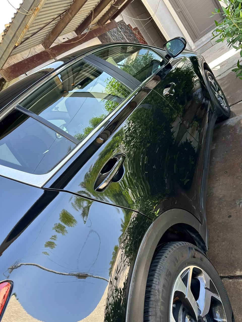 🚗 كيا سبورتج - وارد أمريكي 🚗
المواصفات والتفاصيل:
 النوع: كيا سبورتج (Kia Sportage).  
 اللون: أسود ملكي نظيف جداً.  
 المسافة المقطوعة: 93 ألف ميل.
 المواصفات: وارد أمريكي.
 الرقيم: أربيل (أرقام إقليم كردستان).  
 الحادث: بسيط جداً (قبق جنطة فقط) وباقي السيارة بشرط النظافة.  
 الداخلية: دواخل مخمل أسود بحالة ممتازة ونظيفة جداً.  
 السعر: 155 ورقة ($15,500) وبها مجال بسيط للجادين.
📞 للتواصل والاستفسار: ***********
