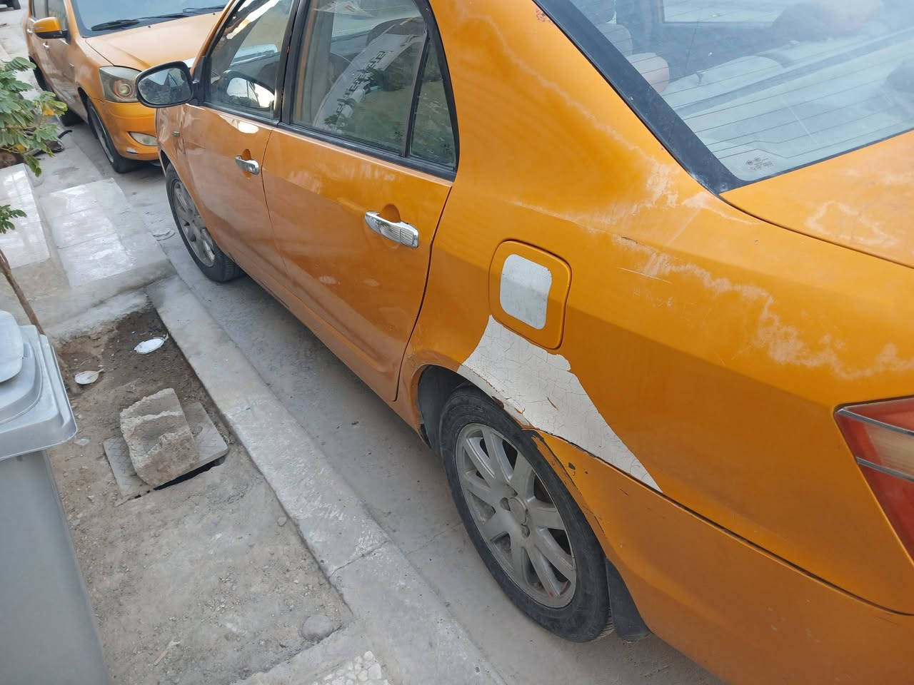 السلام عليكم
جيلي موبل ١٢ سيارة مكفولة من الضربة و الصبغ ماعدا ربع باب السائق كير مكفول  محرك حاوية  تبريد شغال  صدر جديد ومشط جديد السعر ٣٥وبي مجال مكاني بغداد***********
