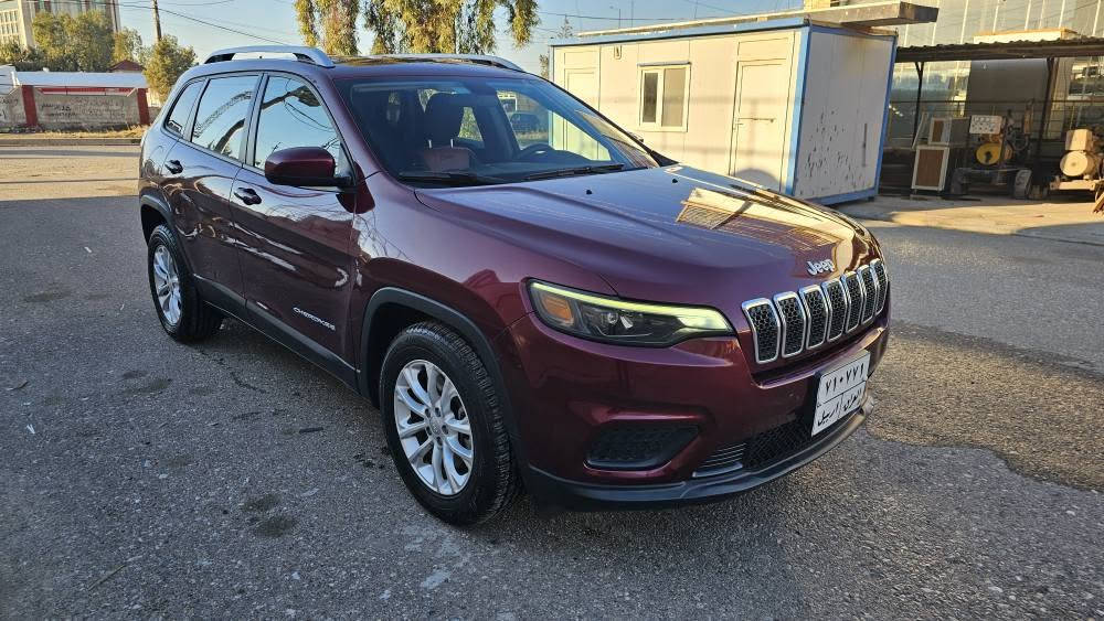 🚙 جيب شيروكي 
✨️ مودیل٢٠٢٠
✔بدون صبغ ️كلين بدون ارباك او داخلى 👍
↔️٧٨امايل ماشى
🪪سنوية جديد بأسمى
غرامة مليون و ارجع بعد المعامله 
💰سعر133💲
🏫مكان اربيل
📞 ***********واتس أربيل, العراق

