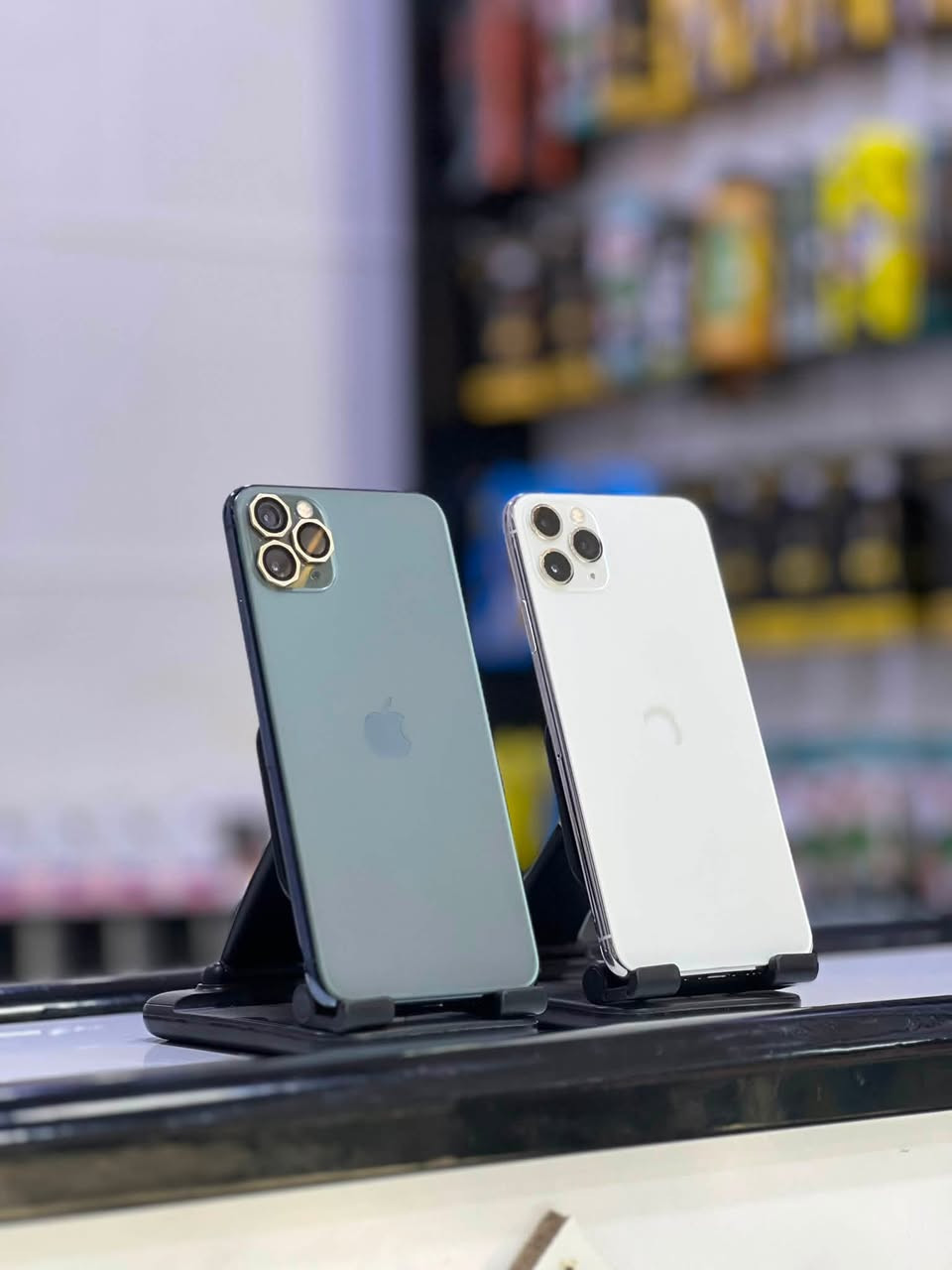 السلام عليكم متوفر قطعتين:
♠️آيفون 11 Pro Max شرق اوسط(خطين) ذاكرة 256 بطارية 75 الجهاز مكفول وضمان✔️.
♠️آيفون 11 Pro Max شرق اوسط(خط واحد) ذاكرة 256 بطارية 75 الجهاز مكفول وضمان✔️.

☑️***********☑️

☑️مركز سفن فون للهواتف النقالة☑️
