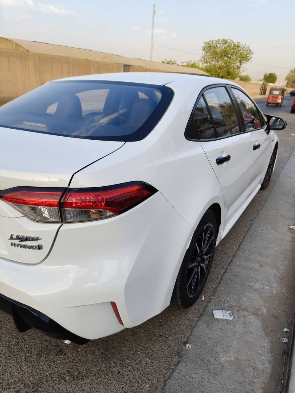 السلام عليكم 
كورلا هايبرد شكل s
رقم بغداد الجديد باسمي 
 فول مواصفات 
موديل 24
سياره جديده ومكفولة
بيها رصعتين بارد بسيطة كلش موضحه بالسونر
بيها اضافة لد انارة متغير دشبول وابواب سعره ورقه 
سياره مكانها بغداد حي الاعلام 
السعر154

***********

نص مكتوب في الصور:
- AL-KAHLA SCAN سونار الكحلاء Al-kahla-scan سونار الكحلاء للفحص بالجهاز الألماني نرى ما لا تراه فحص البدن الخارجي فحص المحرك والكير فحص الشاصي فحص اضرار السيارات الاسم: نوع المركبة: الوقت: 10:34 ص التاريخ 2026/08/28 اللون: الموديل: رقم الهاتف: حي الاعلام - شارع البدالة ابحث عن العيب من خلال الباركود هاتف: 35757655 المهندس رضا الكروي بارد + رصعات وخدوش الجانب الايسر : رصعات وخدوش كلير رصعات خدوش معجون صبغ بارد تبديل الجانب العلوي : رصعات وخدوش ملاحظة / نخلي كامل مسؤولياتنا بعد انتهاء الفحص وتسليم التقرير الى الزبون ملاحظة : نخلي مسؤوليتنا التامة عن العيب الشرعي في السيارة