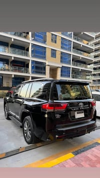 لاندكروزر VXR • ٢٠٢٣ • رقم بغداد
