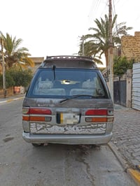 سيارة فاره • للبيع