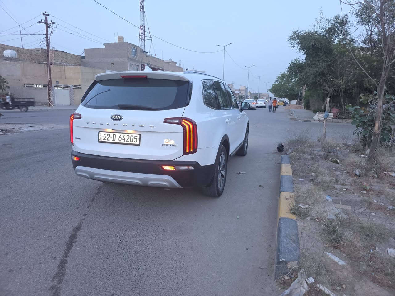 للبيع موديل 2020
خليجي فول مواصفات 
مكفوله من الضربة والصبغ بها بارد بسيط بخشم الجاملغ الامامي
بأسمي تريد وكتله تريد تحويل 
السعر 230 وبيها مجال ***********@
