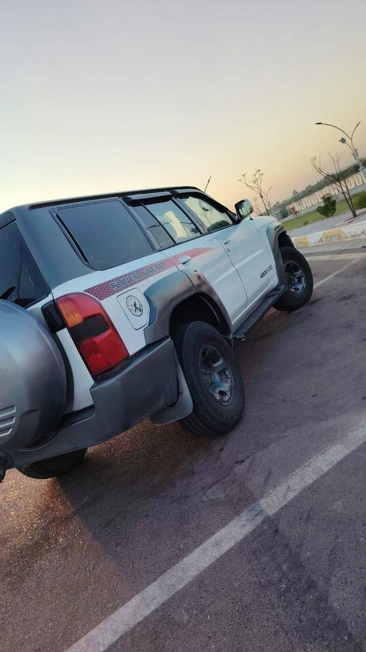 بترول مزاد الداخليه السياره جاهزه ونظيفه مكفوله من صبغ اوظربه تبريد شغال دفع رباعي شغالالدفلك شغال منظمت قاز ميه وعشرين لتر  ***********
