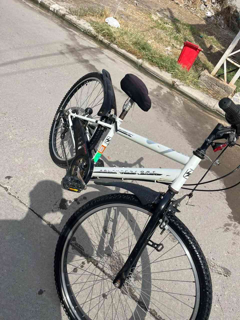 بسكل جبلي للبيع حوايه
للتوصل وتساب او مزنجر ***********
حجم ٢٦ 
السعر ٨٥ وبي مجال قيل
