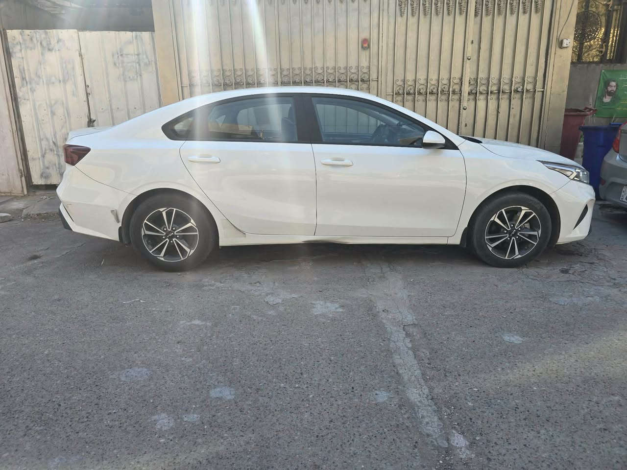 مكلف بالنشر !!!!!
🫡السلام عليكم للبيع 
🚗كيا سيراتو 
موديل 2024
مكينه 2000🧐
🚶‍♂️ماشيه 29 الف 
مكفوله من صبغ وتبديل برغي ممفتوح بيها فقط بيها بارد بقيق الصندوك شي بسيط ورصعات بسيطه 
سبير مانازل 
رقم بغداد 
مواصفات عاديه 
شاشه 
كأمره 
ويل كب اصلي 
دوشمه جديده
كاعيه جلد
لايت زنون 
💸💵السعر 165 ورقه وبيها مجال 
📍المكان-بغداد - الحريه 
الأتصال ☎️هـ ‭***********‬
