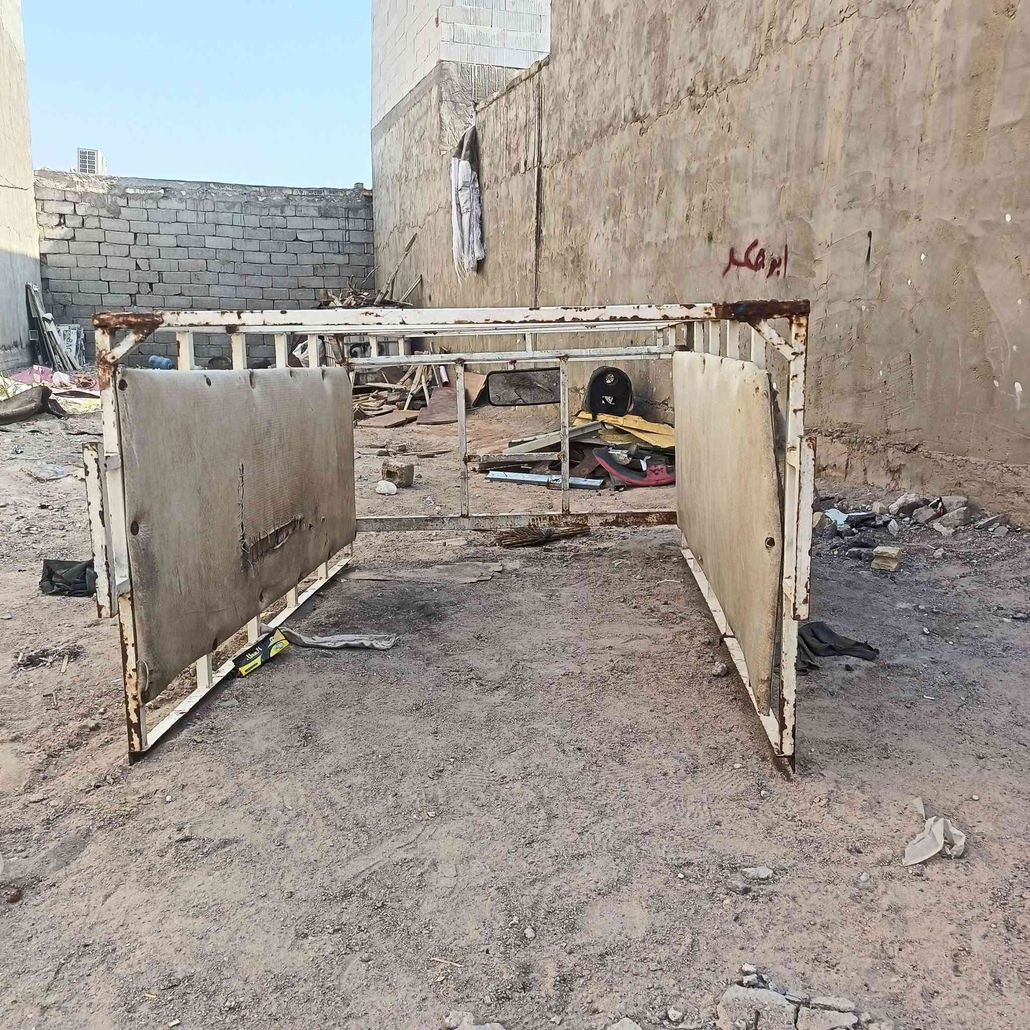 سلام عليكم محجر البيع سعره 100 بيه مجال نتصل *********** نجف
