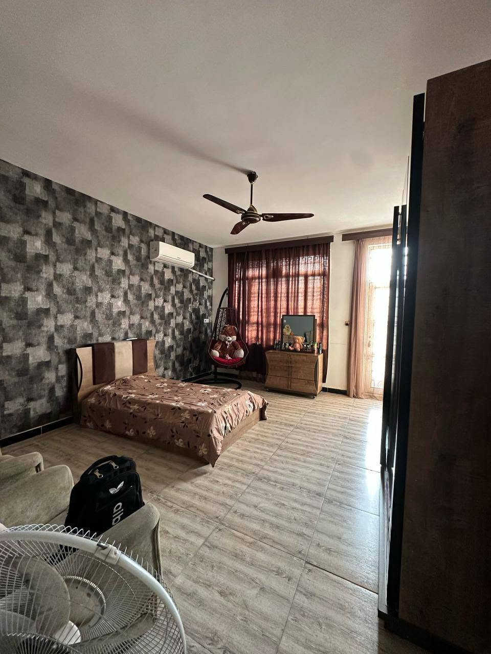 سلام عليكم
غرفه تركيه البيع 
**********"
كنتور حجم الكبير 
جربايه نفر ونص + طابوريه 
ميز تواليت + المرايه + الجرارات 
***********
نضافه الغرفه 70/100 
العنوان// بغداد البوعيثه 
السعر// 325 وبيها مجال 
للاستفسار او اتصال 
***********

