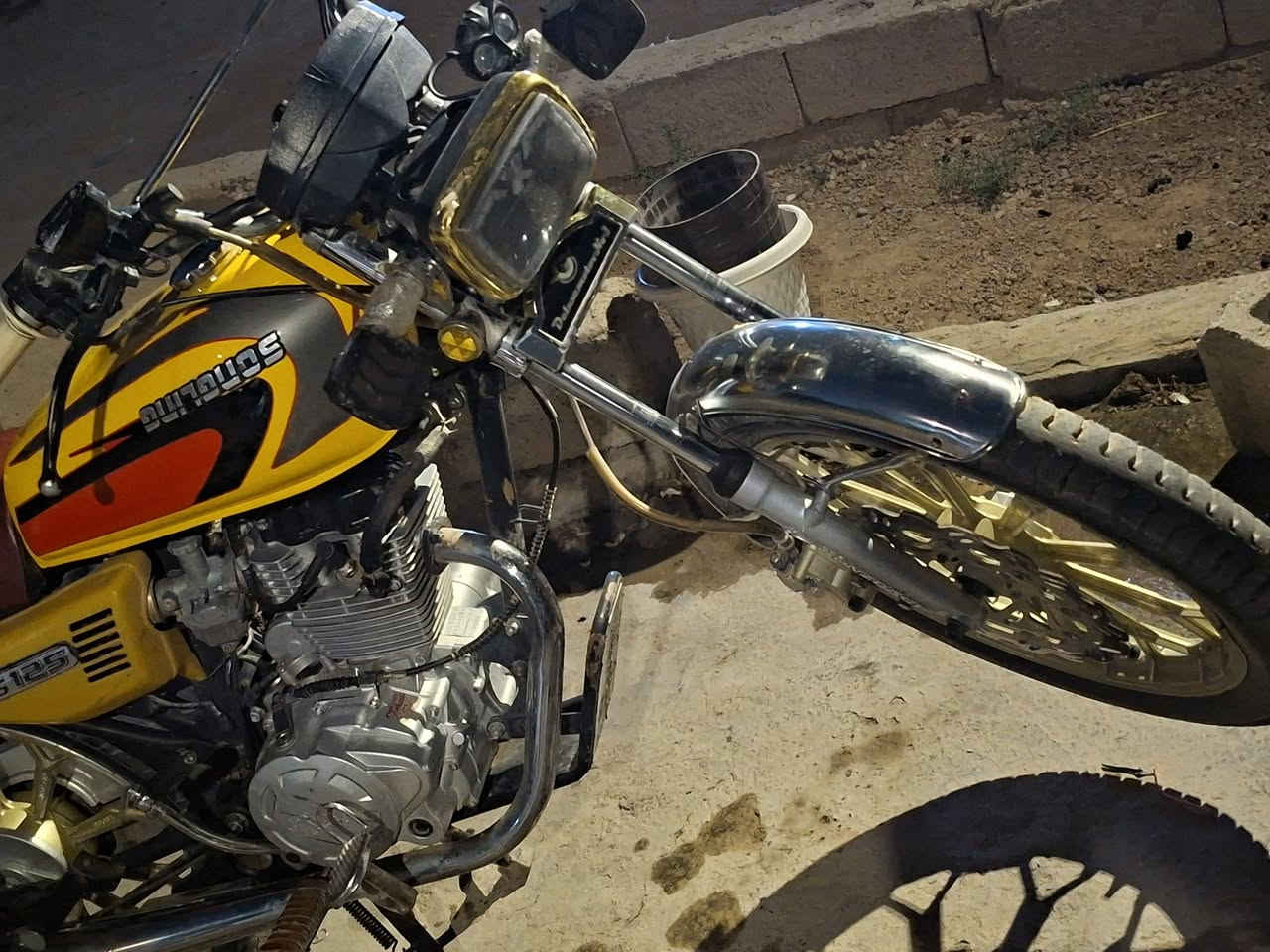 سلام عليكم ايراني موديل 24 مكينه 200 ما مفتوحه كهربائيات كلها شغاله منفيس وياها نشاط فول سعر 540 بيها مجال مكاني سامراء *********** موشراي لا تعبني ولا تعبك
