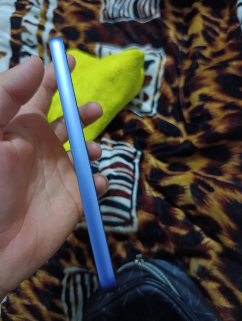 سامسونك A54 5g ذاكرته 256 رام 8 مستبدل ضهر فقط بغداد الدوره بيع او مراوس ب 230 الف ***********

