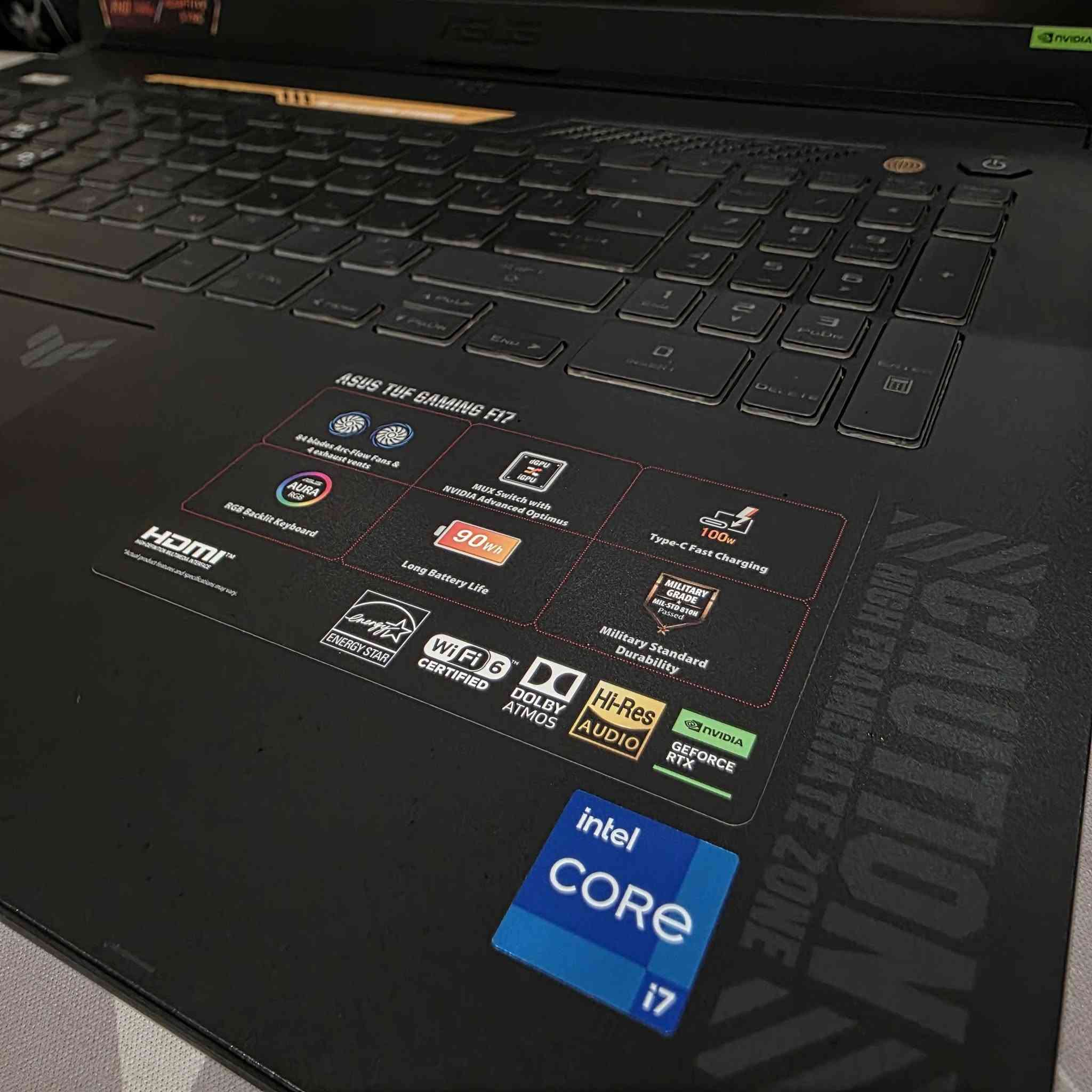 للبيع ASUS TUF Gaming F17 – RTX 4060
💻 الجهاز مستعمل، نظافته 100% وحالته ممتازة جداً ومحافظ عليه.

⚙️ المواصفات:

الموديل: ASUS TUF Gaming F17

المعالج: Intel Core i7-13620H – الجيل 13

كرت الشاشة: NVIDIA GeForce RTX 4060 Laptop GPU

الرام: 16GB

التخزين الداخلي: SSD سعة 500GB

الشاشة: FHD بدقة 1920×1080

معدل التحديث: 144Hz

البطارية: 90Wh

النظام: Windows 11 Pro

Wi-Fi 6

كيبورد RGB Aura

تبريد بمروحتين

MUX Switch + NVIDIA Advanced Optimus

شحن Type-C بقوة 100W

Dolby Atmos + Hi-Res Audio

HDMI

🎮 ويّاه هارد خارجي سعة 2TB يحتوي على 31 لعبة.

💰 السعر: مليون ونص قفل 

***********
