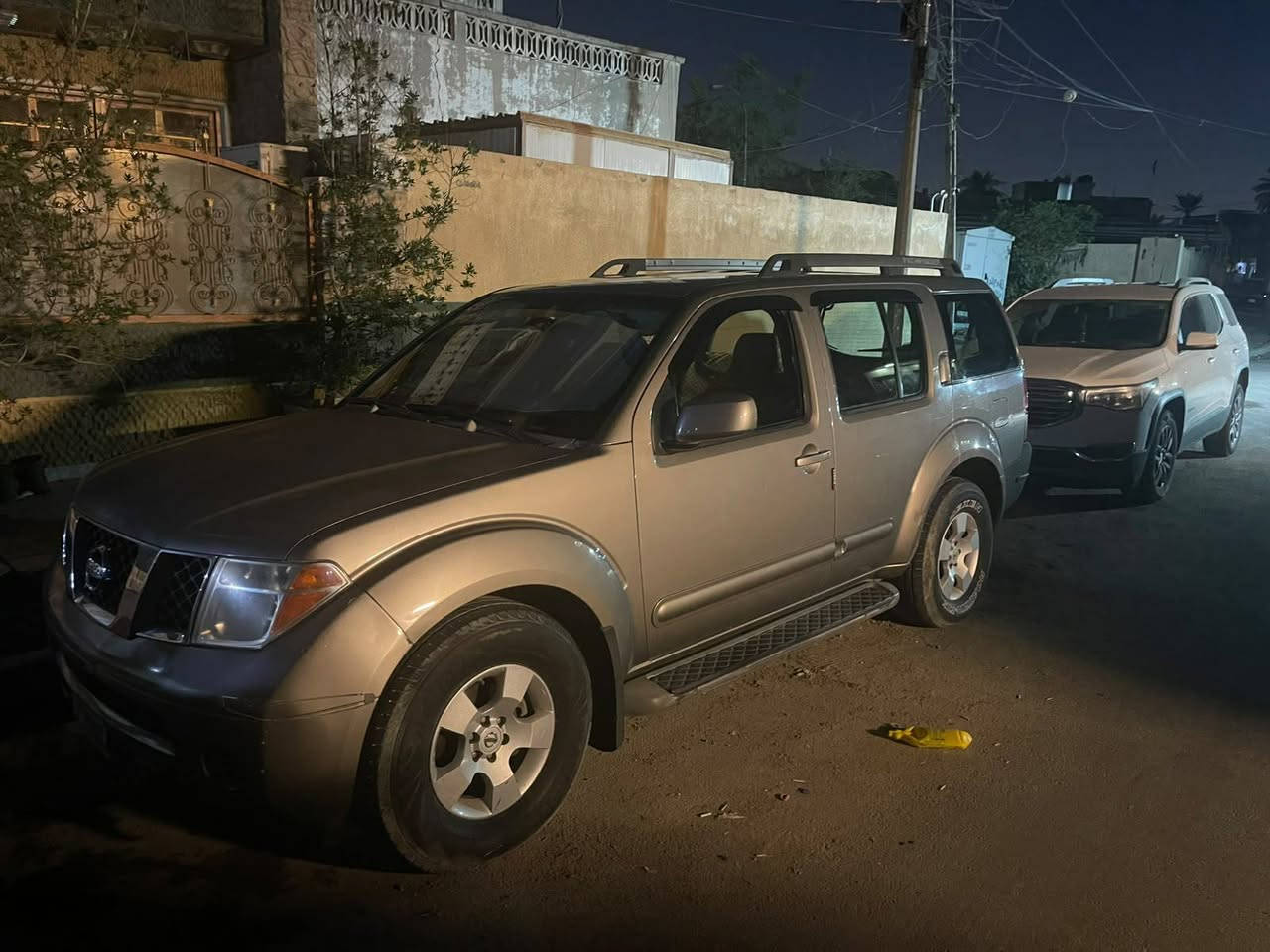 السلام عليكم باثفندر للبيع موديل ٢٠٠٧ وارد امريكي كلين تايتل لون رصاصي سياره جاهزه مبيها نقص مكانها القاهره بس سنويه ساقطه باقي امورها تمام رايدها ٩٥ورقه ***********

