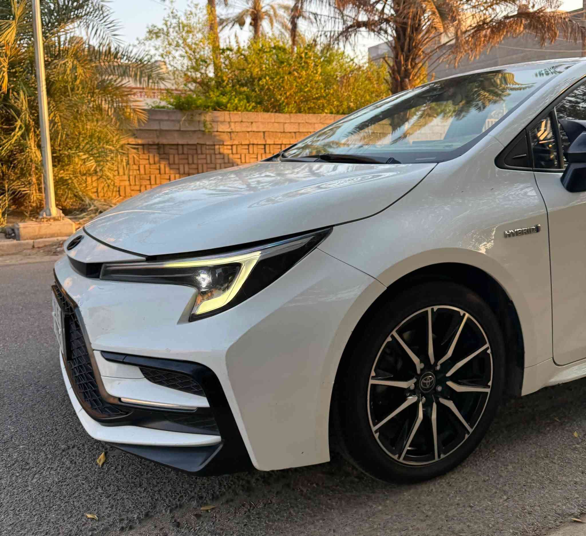 ة
السلام عليكم 
كورلا 2023 S بلاك ادشن هايبرد علامة زركة 3 بطاريات
السيارة رقم بغداد الجديد باسمي وهزه جديدة 
فول مواصفات 1/1 
بصمة 
قطعتين تبريد
تبريد شاشة
درايف مود
مانع نزلاق 
لايت اوتو 
جام 4 اوتو 
ويل كب حجم 18 كروم
كراسي جلد اصلي
كراسي كهرباء 
سايد بريك دكمة
دفيوزر خلفي 
شاشة ابل كار بلي
اوتو هولد 
كامرة خلفية
رادار امامي وجانبي 
فووول لفووول 
ماشية 38 الف كيلو متر 
مكفولة صبغ وبارد والتبديل 
مكان السيارة : بغداد البنوك 
للاستفسار ***********
