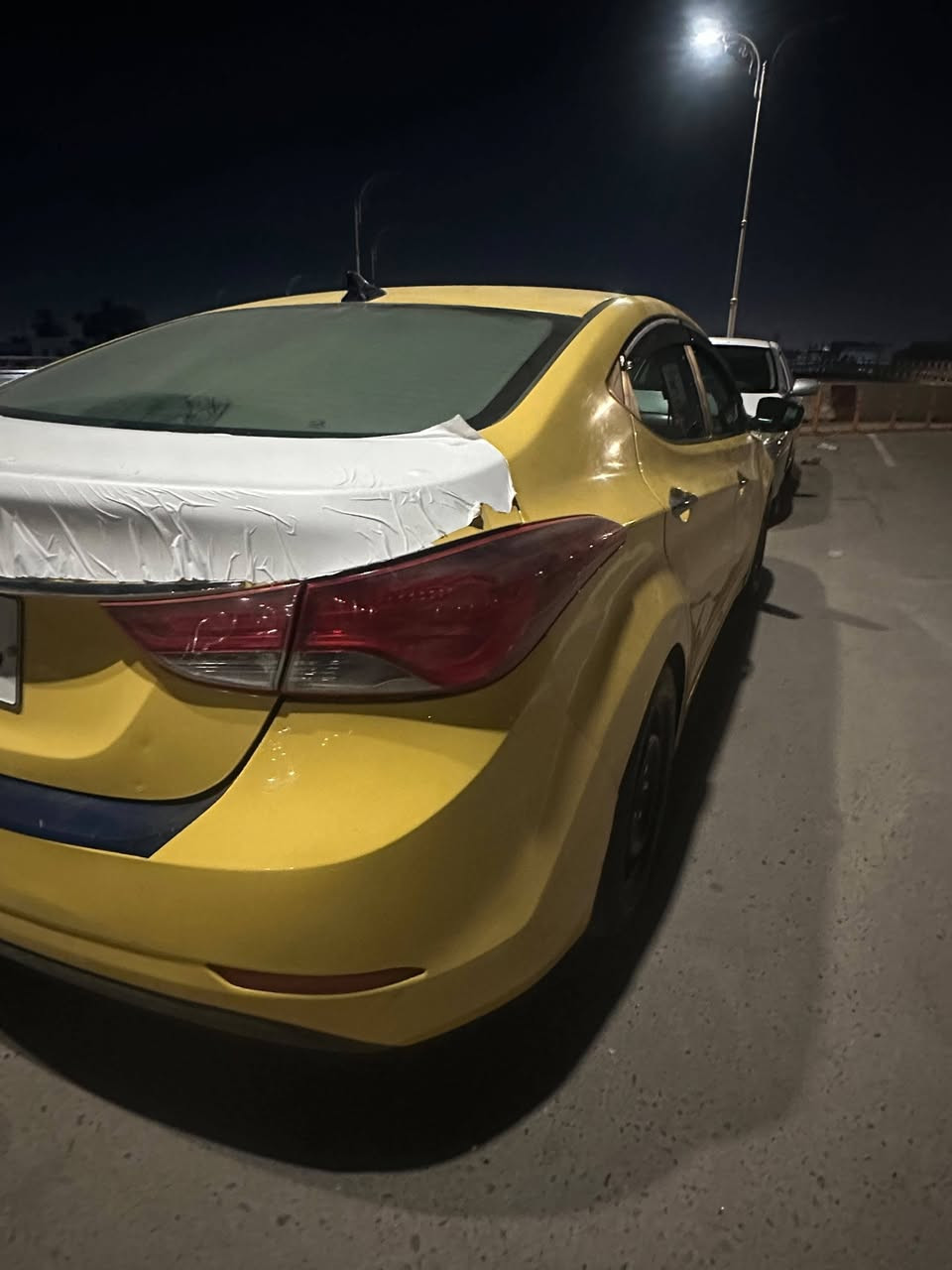 السلام عليكم النتره ٢٠١٤ وارد امريكي
حادث جمالغ وبنيد تبديل بدون دواخل مكفوله من الشاصي والغد والكلبه وتچيه 
مكينه گير حدايده كله جديد تبريد❄️تدفئه الداخل مدوشم جديد خليه السياره صبغه وحده
كهربائيات كله جديد السياره مصفره هيؤه 
وغرامات السياره بسمي تحويل ثاني يوم 
السعر ١٠٠💲وبيه مجال ما متواجد فيس هذه رقمي 
***********📞☎️
