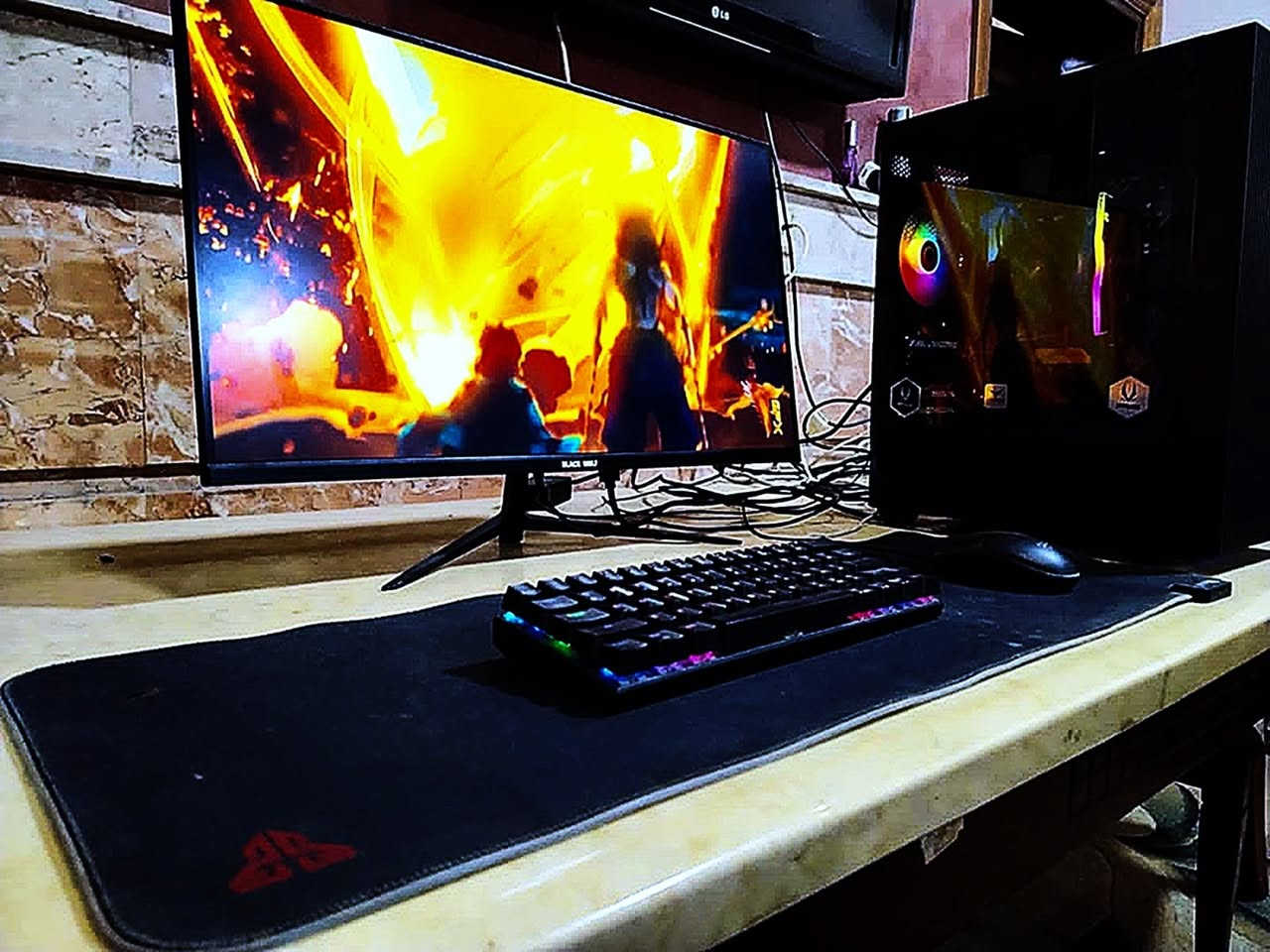 سيت اب pc مواصفات ممتازه للمراوس مع  ايفون 16 برو ماكس او كلاكسي S26 الترا اهم شي نظيف 
----------
المواصفات :-
CPU - AMD RYZEN 5 5500 
GPU - RTX 3060 12G ZOTAC GAMING
MB - ASUS B450M PRIME 
RAM - 16G 3200 T-FORCE RGB
HARD - M.2 NVME 256GB BULLET
CASE - GAMING 4FAN RGB 
-----------
الملحقات :-
الشاشه : BLACKWOLF 165HZ FHD IPS 27
الماوس : HAVIT RGB 
الكيبورد : GAMING MECHANICAL 60% RGB
ماوس باد FANTECH 
----------
كراتين القطع اغلبها موجوده
مكاني بغداد - الحريه
رقمي ***********
