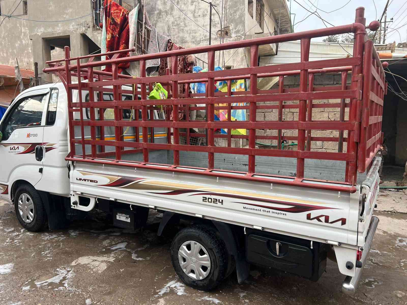 السلام عليكم كيه حمل اللبيع موديل 21 سياره كفاله عافه عدا بس البنيد بيهه طخه سياره خير من الله كير ومحرك حداديه تخم تأير جاهزه من كلشي سياره بسمي سعر خاص مكان بغداد زعفرانيه مامتواجد عل فيس رقم تليفون ***********
