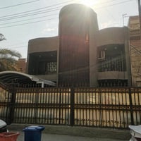 بيت للبيع ١٥٠ متر واجهة ١٠ نزال ١٥ وبيه تشجير امامي وع شارع ٢٠ م شبه ت...