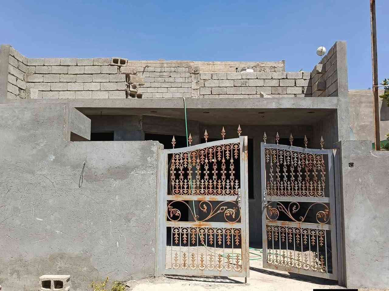 سلام عليكم ☎️***********☎️

🔴متاح بيت 🏠 للبيع  
 المساحه  172.5 متر مربع ⚫️

🔵بناء حديث طابق واحد 2024🟢

🟣 لبخ داخل و خارج نظام كامرات و كهربائيّات كاملة و مجاري  

🟡استقبال مطبخ حار و بارد صاله غرفه نوم  مع صحيات  ⚪️ نقص بوب و شبابيك و سيراميك🟤

          🟥➰ركةالحاج سهيل ➿🟥
    
🔺للاستفسار الرقم 🔺***********📞 @إشارة

