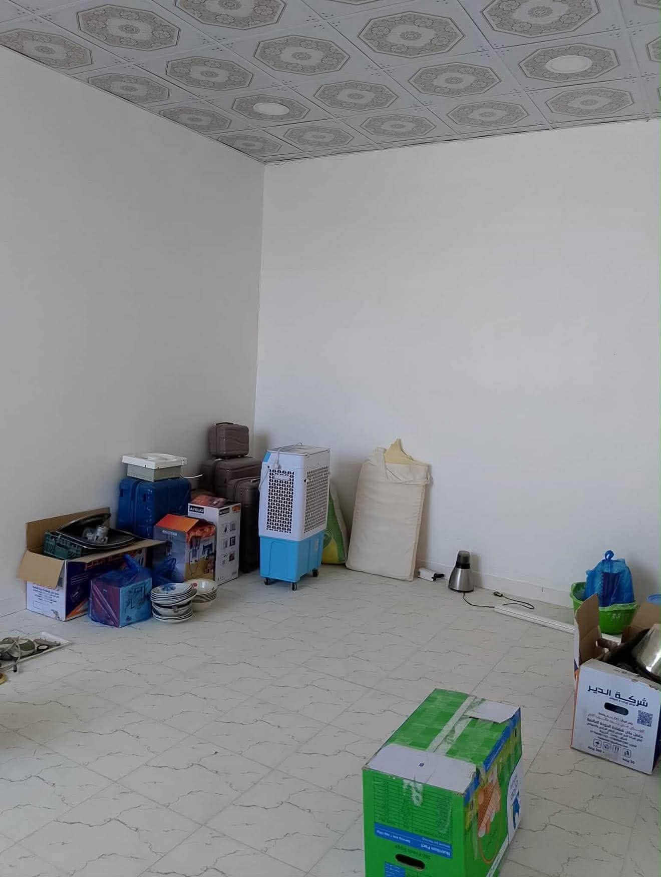 السلام عليكم
للبيع بيت بالهلايجيه بشارع الحداد قريب ع مدرسة الشيخ خوام مساحة ١٢٥ متر بناء سنة ٢٠٢٢ جديد ونضيف طابق ونص جاهز من كلشي باقي التفاصيل مراسلة الصفحه او الاتصال +9647804527235
