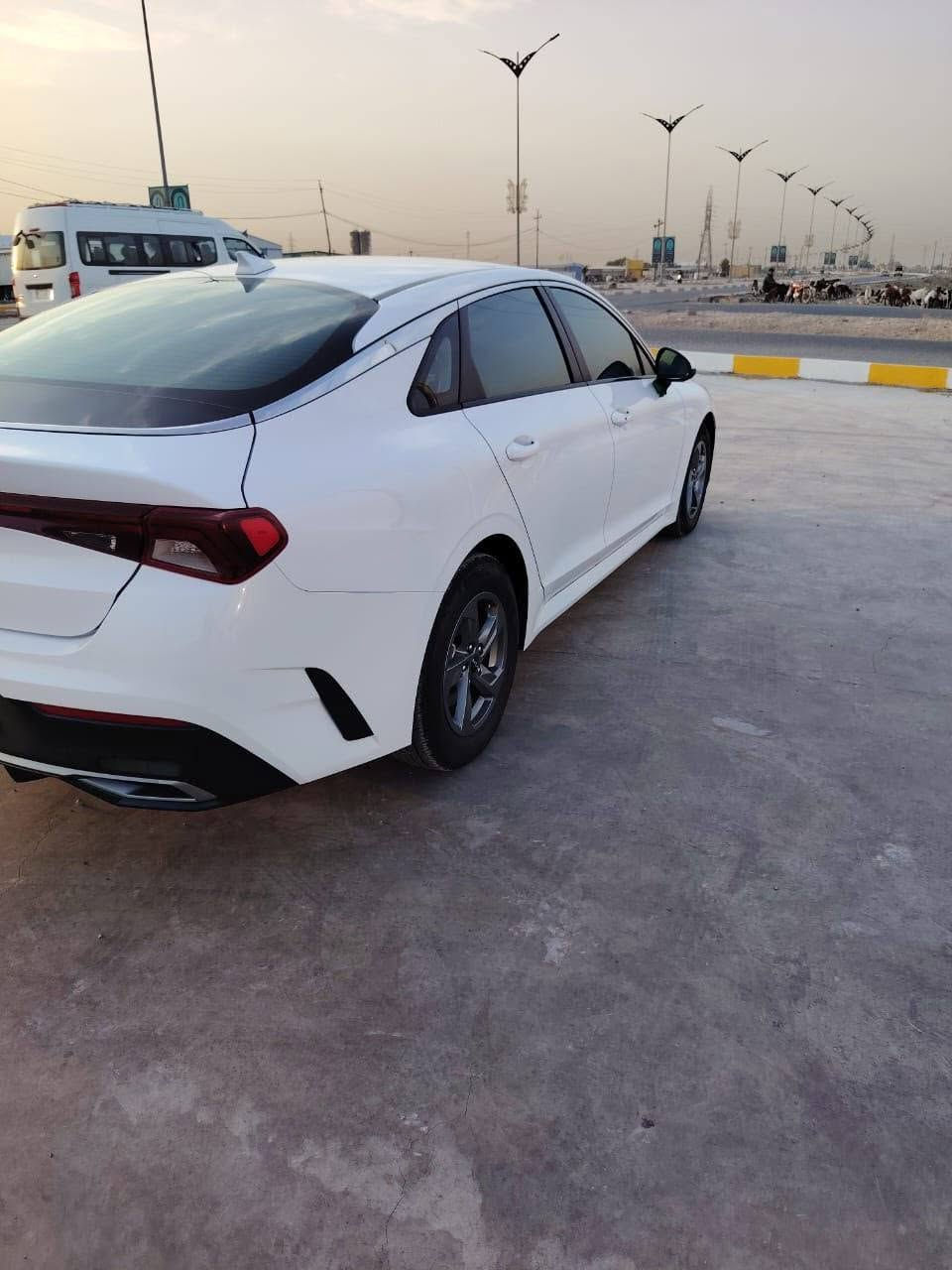 كي فايف مكينه 1600 تيربو 
حادثه باي وربع من جاملغ الخلفي  وارد امريكي موديل 2023 الاستفسار *********** مكان السياره بلكوت رقم صاحب السياره خاص مقفل
