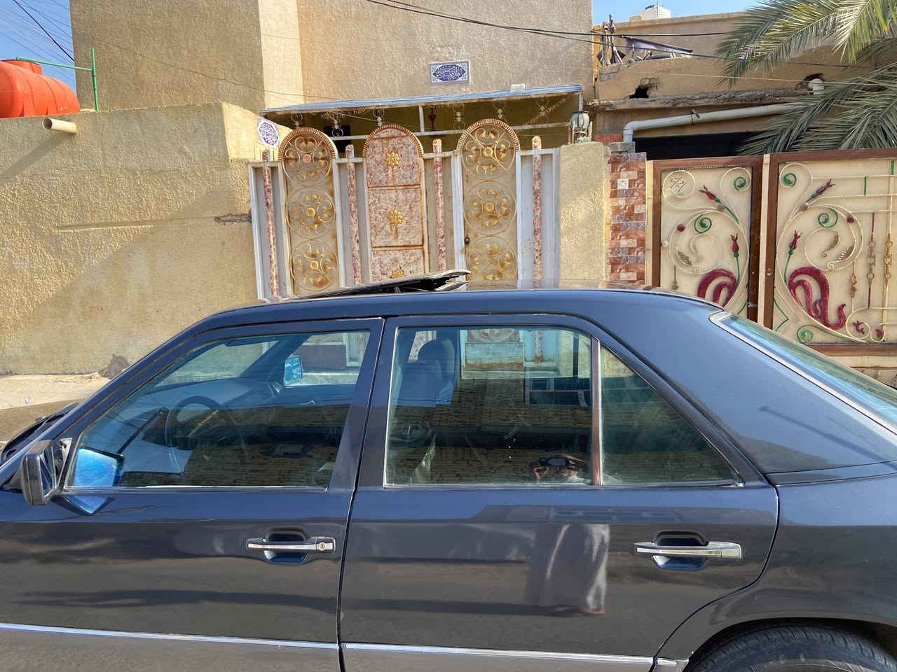 سيارة مارسيدس رقم بغداد انكليزي بأسمي فتحة و كهربائيات و تبريد شغال ل
محرك اثنين ونص ديلكو 
ذي قار \السعر 68 
***********
***********
