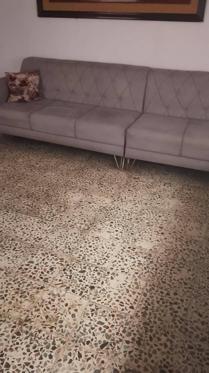 ديوان عشر مقاعد لبيع

