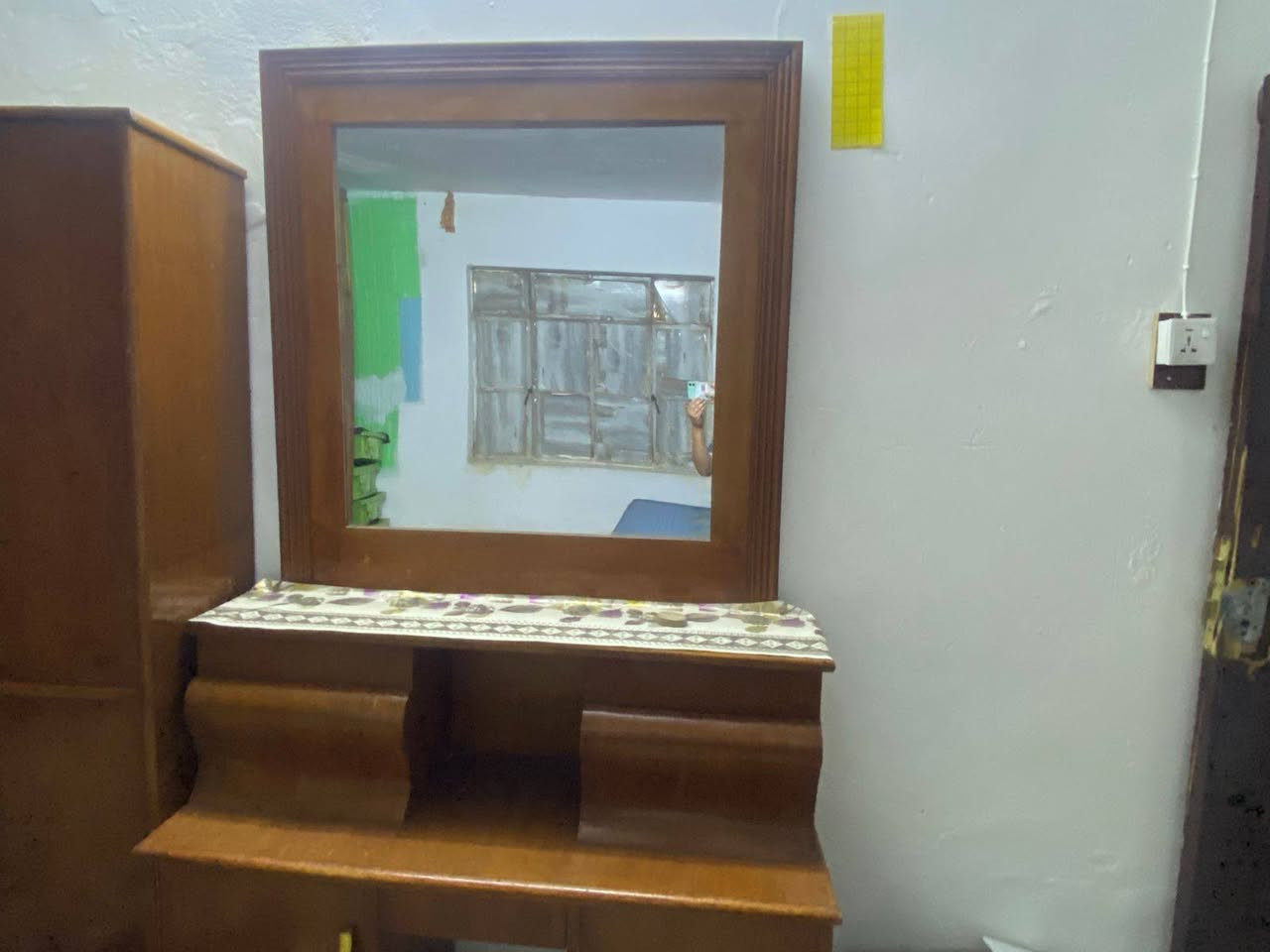 السلام عليكم
بيع غرفه700بيه مجال جديده
الرقم اتصلو علي ***********
