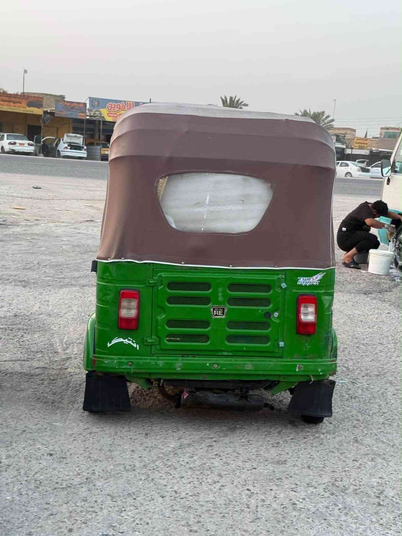 سلام عليكم تكتك للبيع  موديل 20  مصبوغه عام سعرها 3وبيها مجال مكاني سوق شيوخ فضليه رقم ***********

