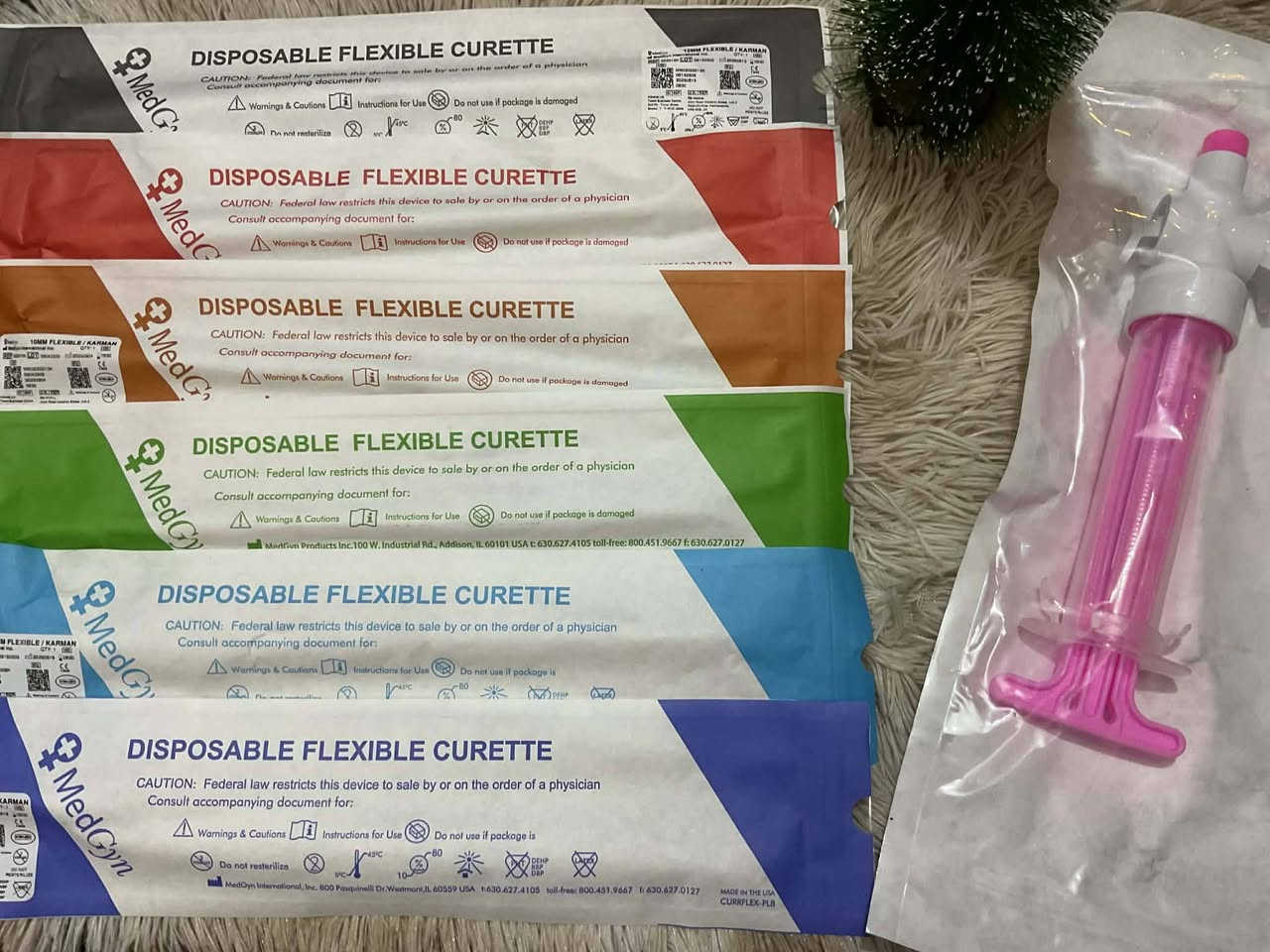 يتوفر لدى صفحه صحتك اولا اجمل

كارمان كانولا(Karman cannula) هي أنبوب بلاستيكي طبي ناعم ومرن يستخدم في إجراءات طبية مختلفة، لا سيما في أمراض النساء. من شركه Medgyn الامريكيه.
 
: الاستخدامات الرئيسية كانيولا  كارمان .
 الإجهاض الجراحي المبكر. 
علاج الإجهاض غير المكتمل. .أحجام متوفره من (7/8/9/10/11/12)
أخذ خزعة من بطانة الرحم (Endometrial biopsy) للكشف عن الأمراض.  للإستفسار مراسلته صفحتنا إو الاتصال عبر واتساب *********** للبيع جمله ومفرد. توصيل كافه محافظات العراق
