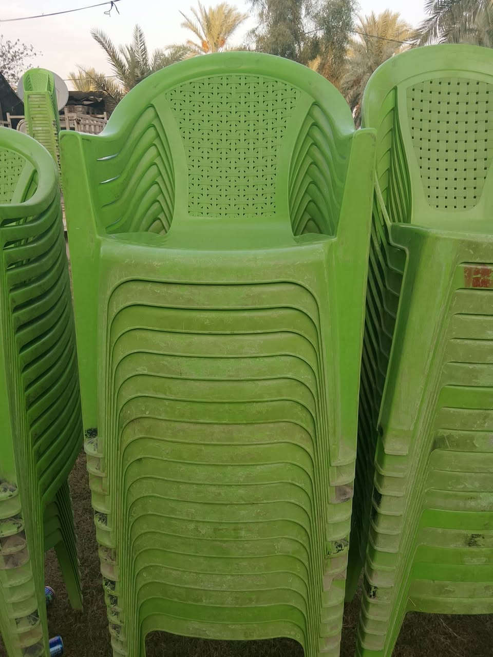 السلام عليكم كراسي للبيع نوعيه ناصر لاصلي ابو اليده ونوعيه ناصر فلات نوعية لاردني فلات لون ابيض لبيع شلع قلع العدد 400 حله على طريق سريع قرب معمل سكر *********** سعر 5الف الواحد
