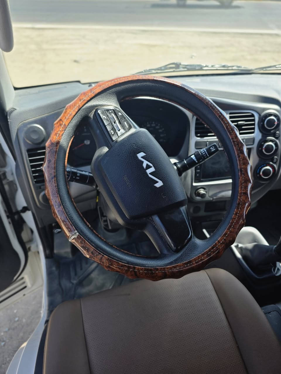 KIA 4000
موديل 2025 
فول مواصفات رقم بغداد 
ماشية 64 الف 
السعر 205$
العنوان ديالى 
للأتصال
 *********** 
***********
