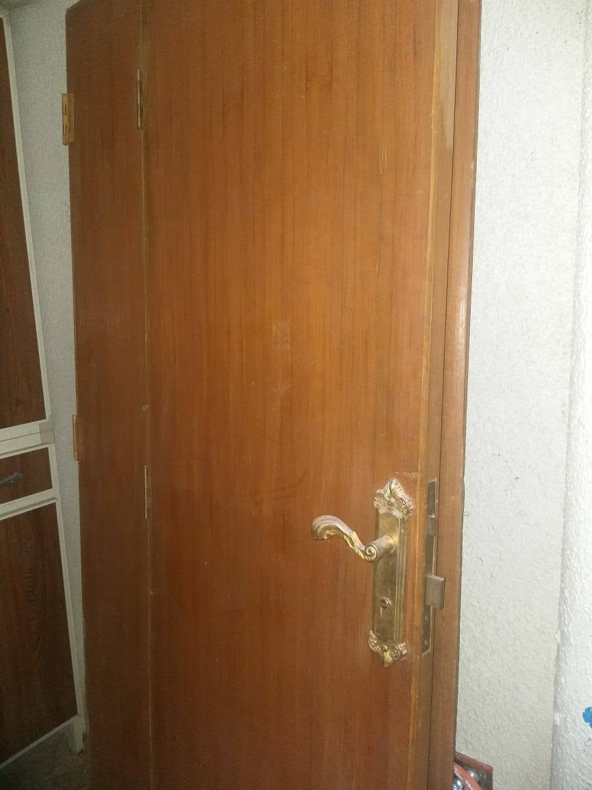 اغراض للبيع للتواصل على الرقم ***********
